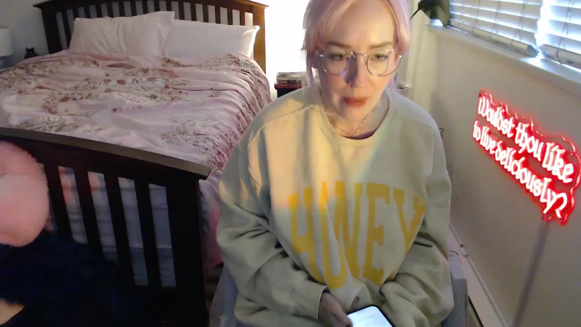 Gallery image thumbnail from NahlaHoney's myfreecams stream on, 08/15/2025, 03:40 image 6 of 20