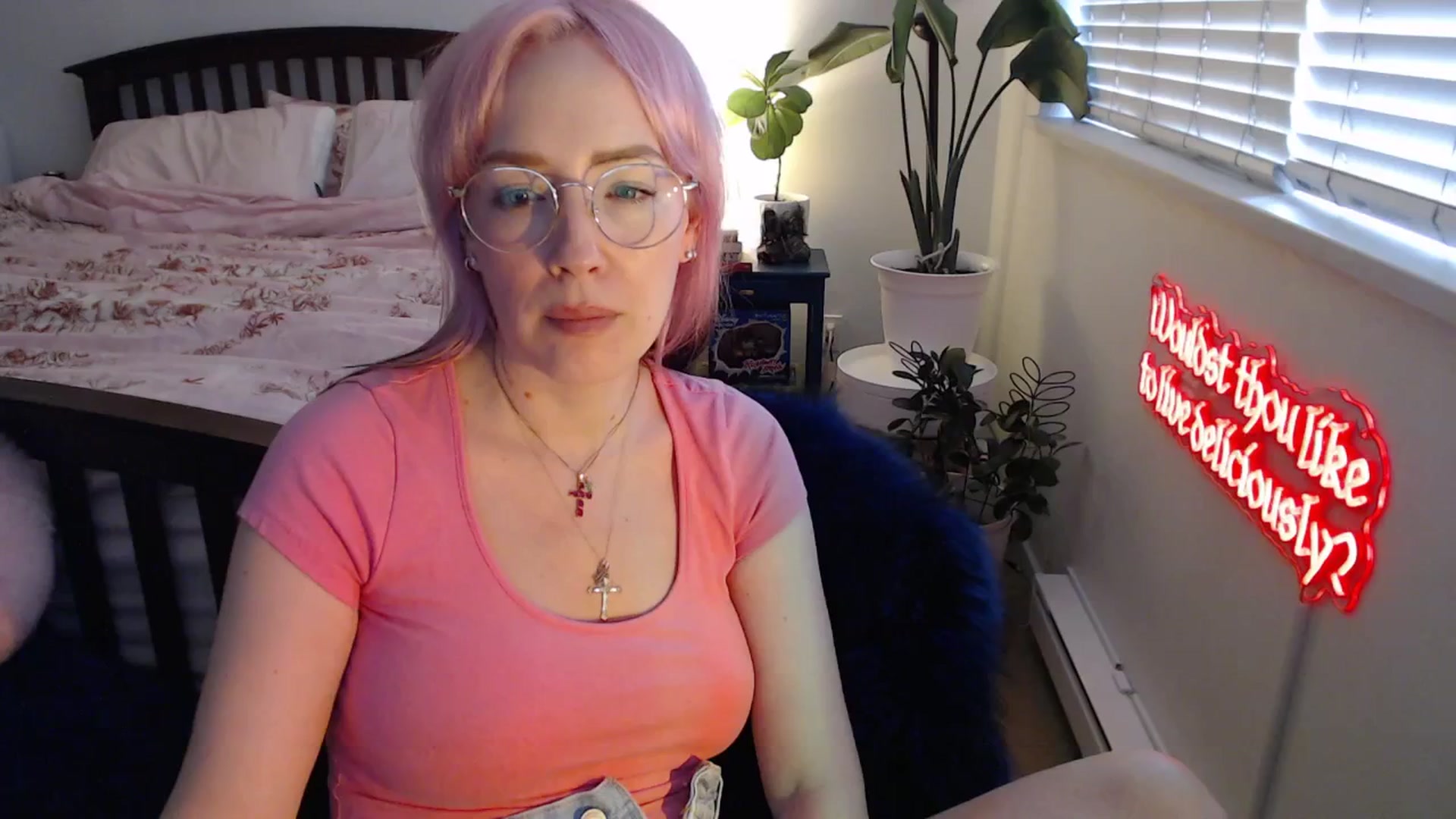 Gallery image thumbnail from NahlaHoney's myfreecams stream on, 08/19/2025, 02:59 image 5 of 20