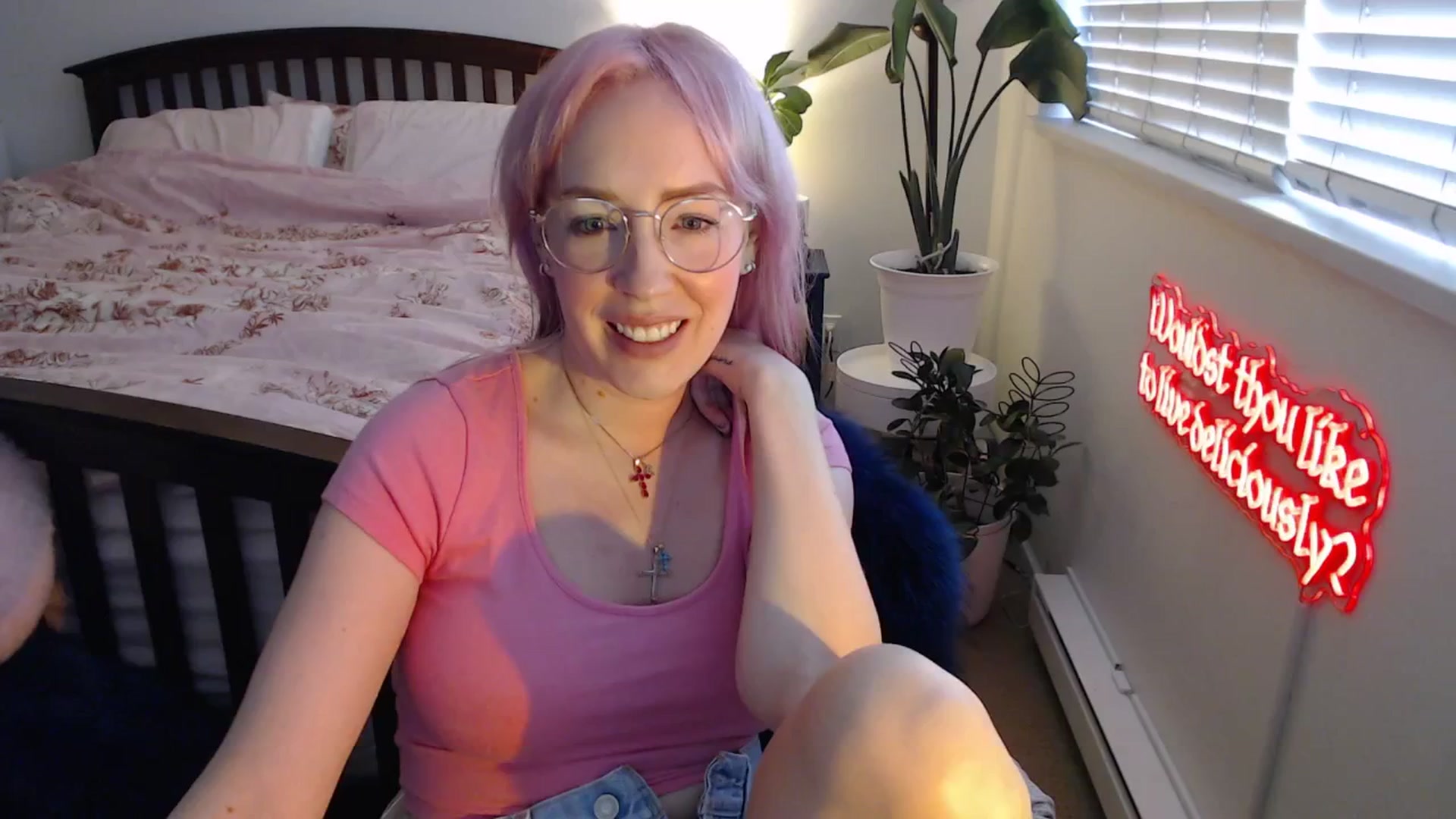 Gallery image thumbnail from NahlaHoney's myfreecams stream on, 08/19/2025, 02:59 image 1 of 20