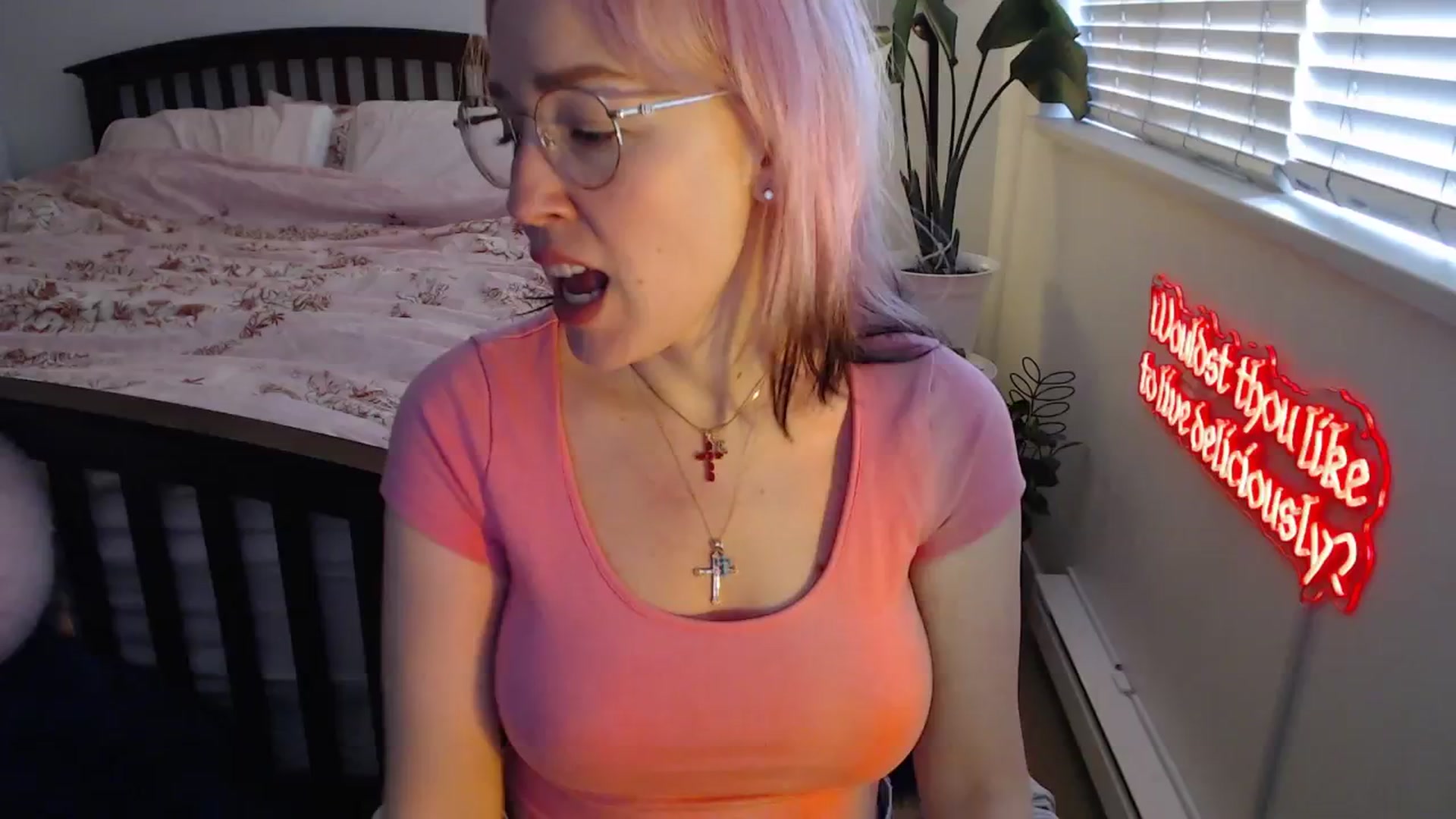 Gallery image thumbnail from NahlaHoney's myfreecams stream on, 08/19/2025, 02:59 image 2 of 20