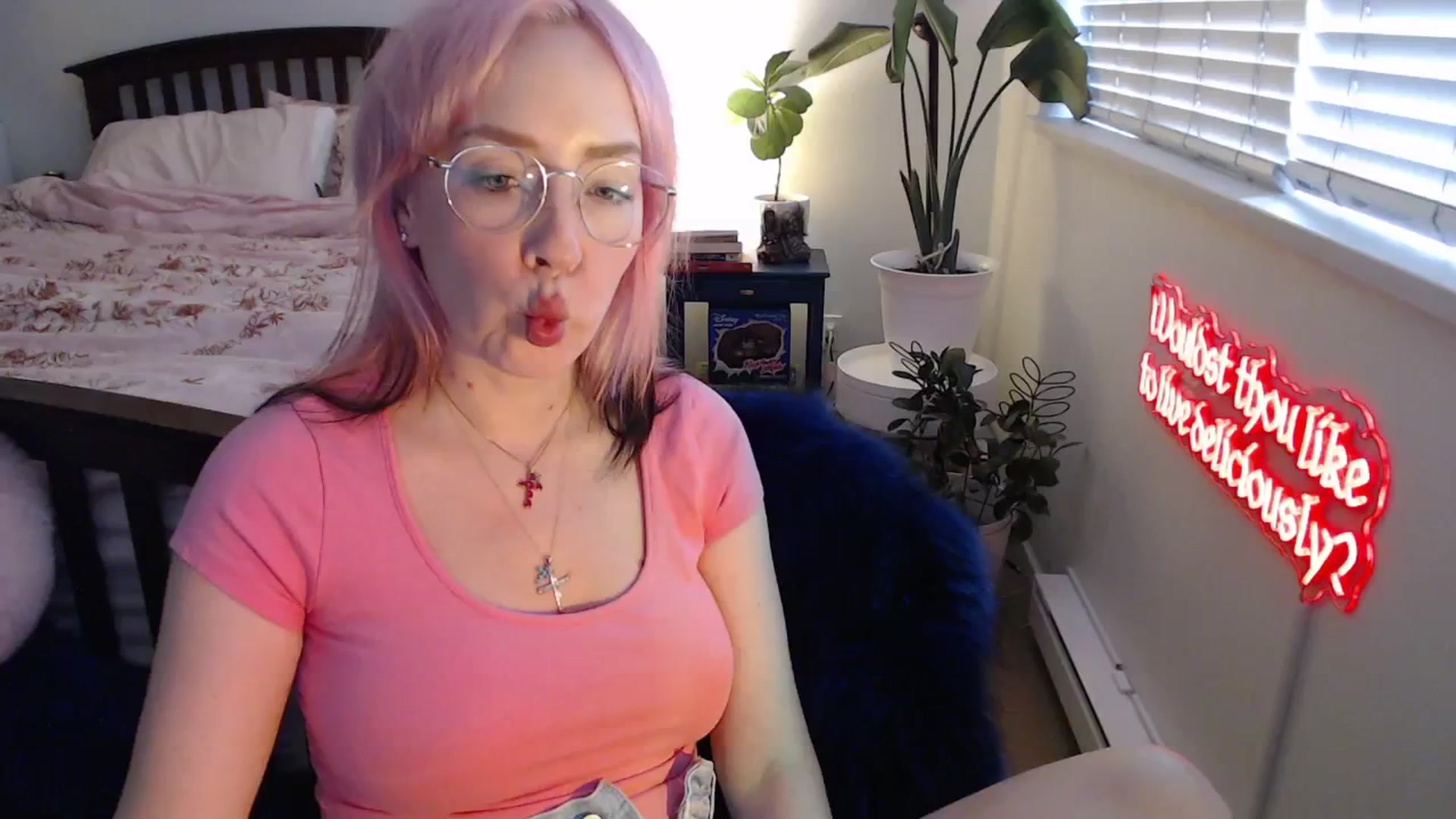Gallery image thumbnail from NahlaHoney's myfreecams stream on, 08/19/2025, 02:59 image 4 of 20