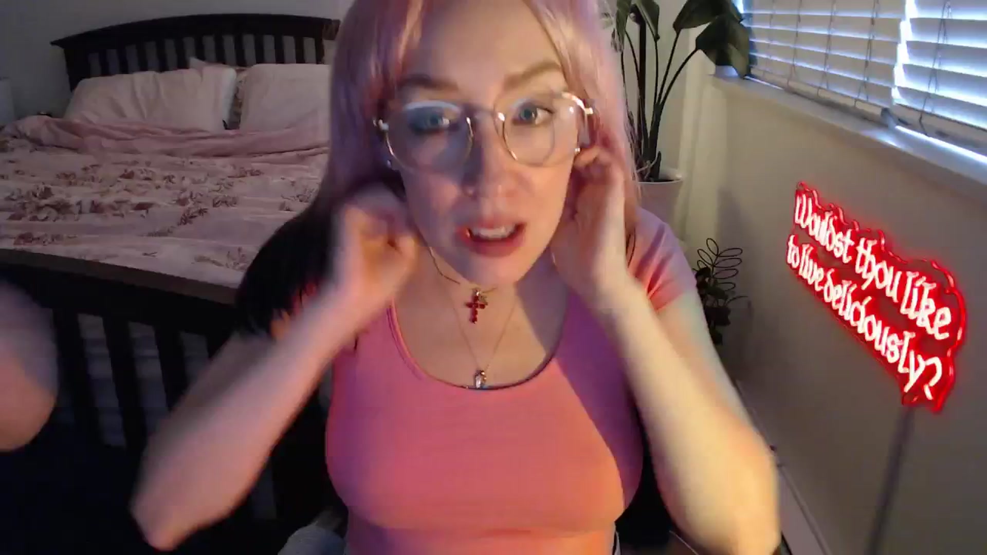 Gallery image thumbnail from NahlaHoney's myfreecams stream on, 08/19/2025, 02:59 image 18 of 20