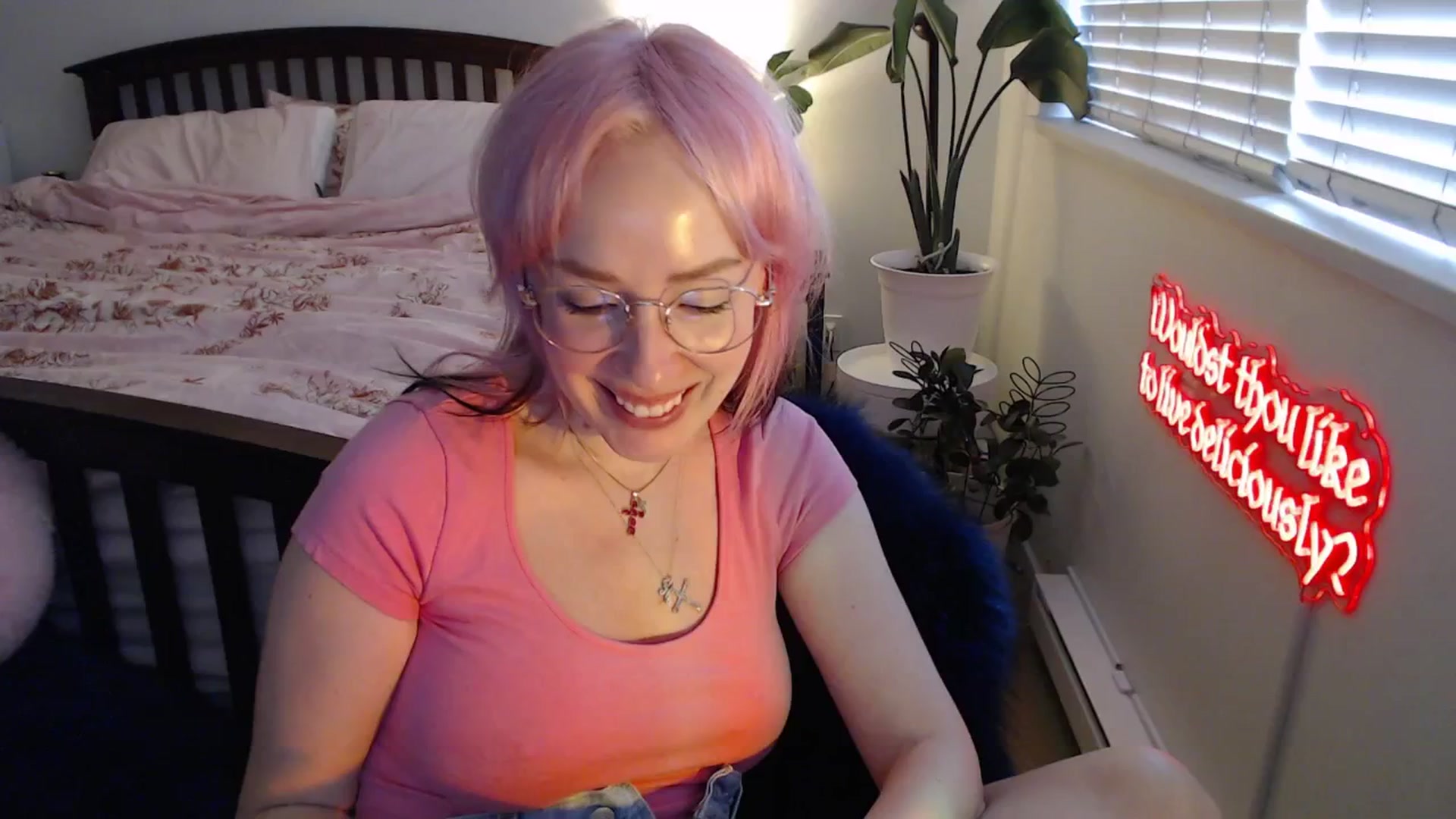 Gallery image thumbnail from NahlaHoney's myfreecams stream on, 08/19/2025, 02:59 image 6 of 20