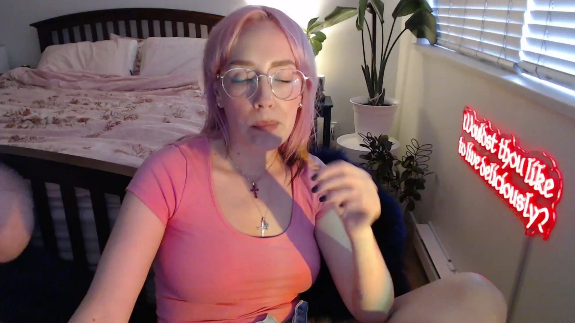 Gallery image thumbnail from NahlaHoney's myfreecams stream on, 08/19/2025, 02:59 image 15 of 20