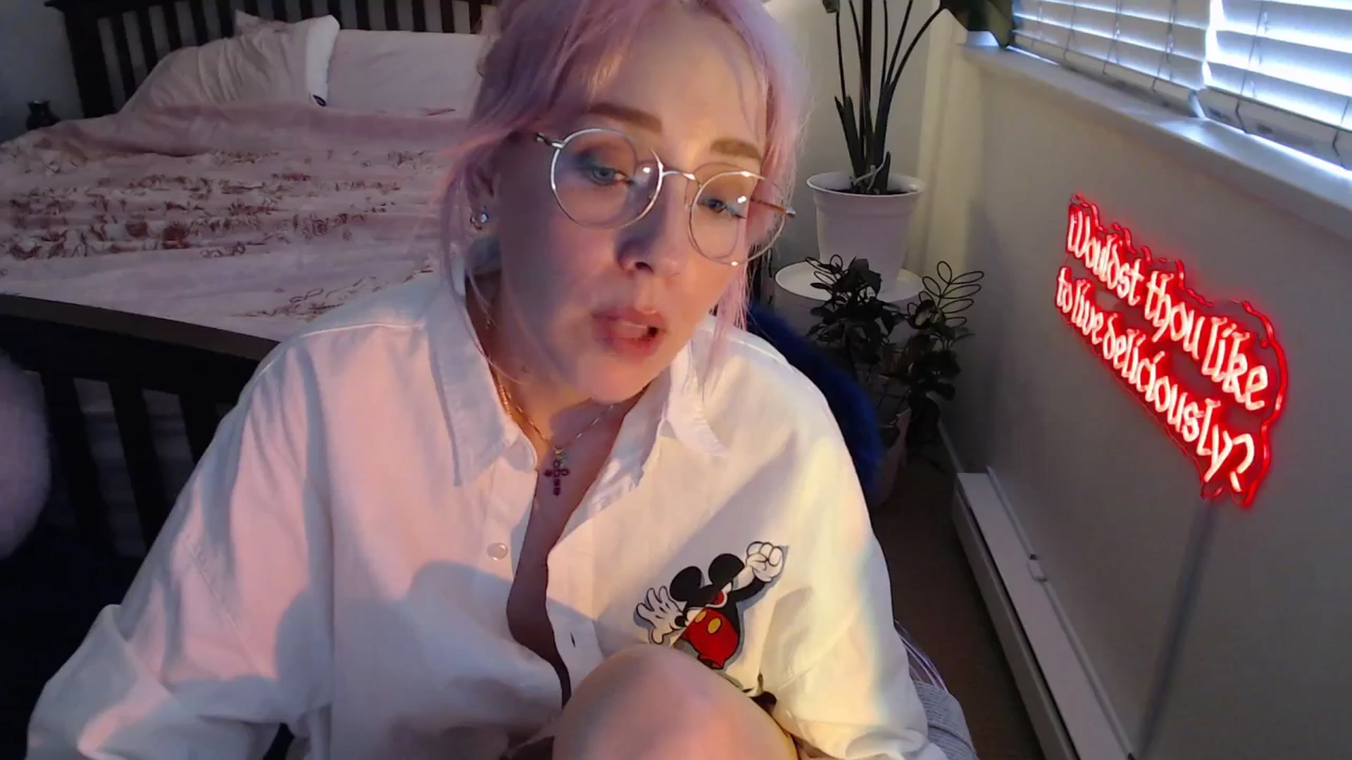 Gallery image thumbnail from NahlaHoney's myfreecams stream on, 08/20/2025, 03:31 image 2 of 20