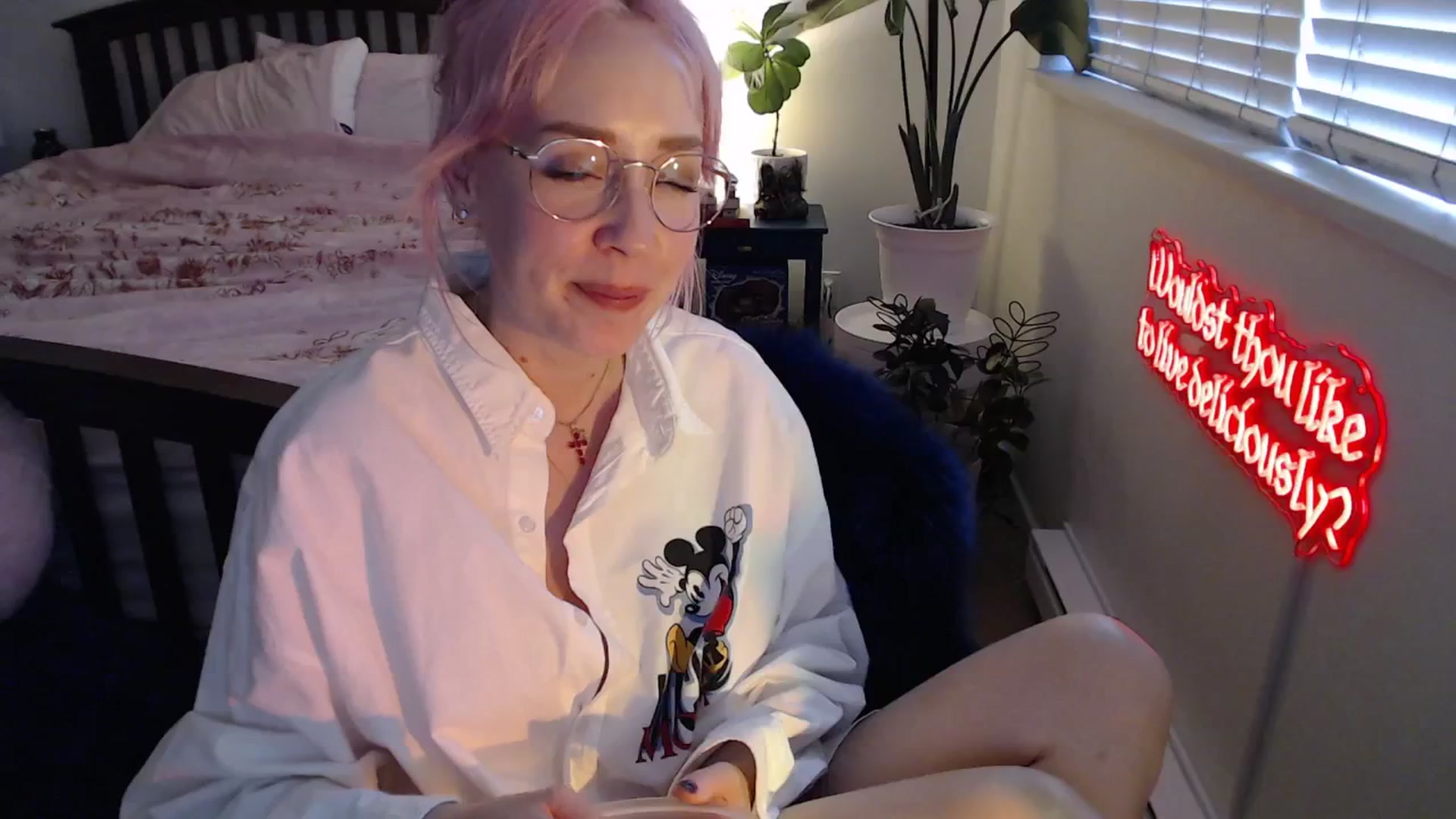 Gallery image thumbnail from NahlaHoney's myfreecams stream on, 08/20/2025, 03:31 image 6 of 20