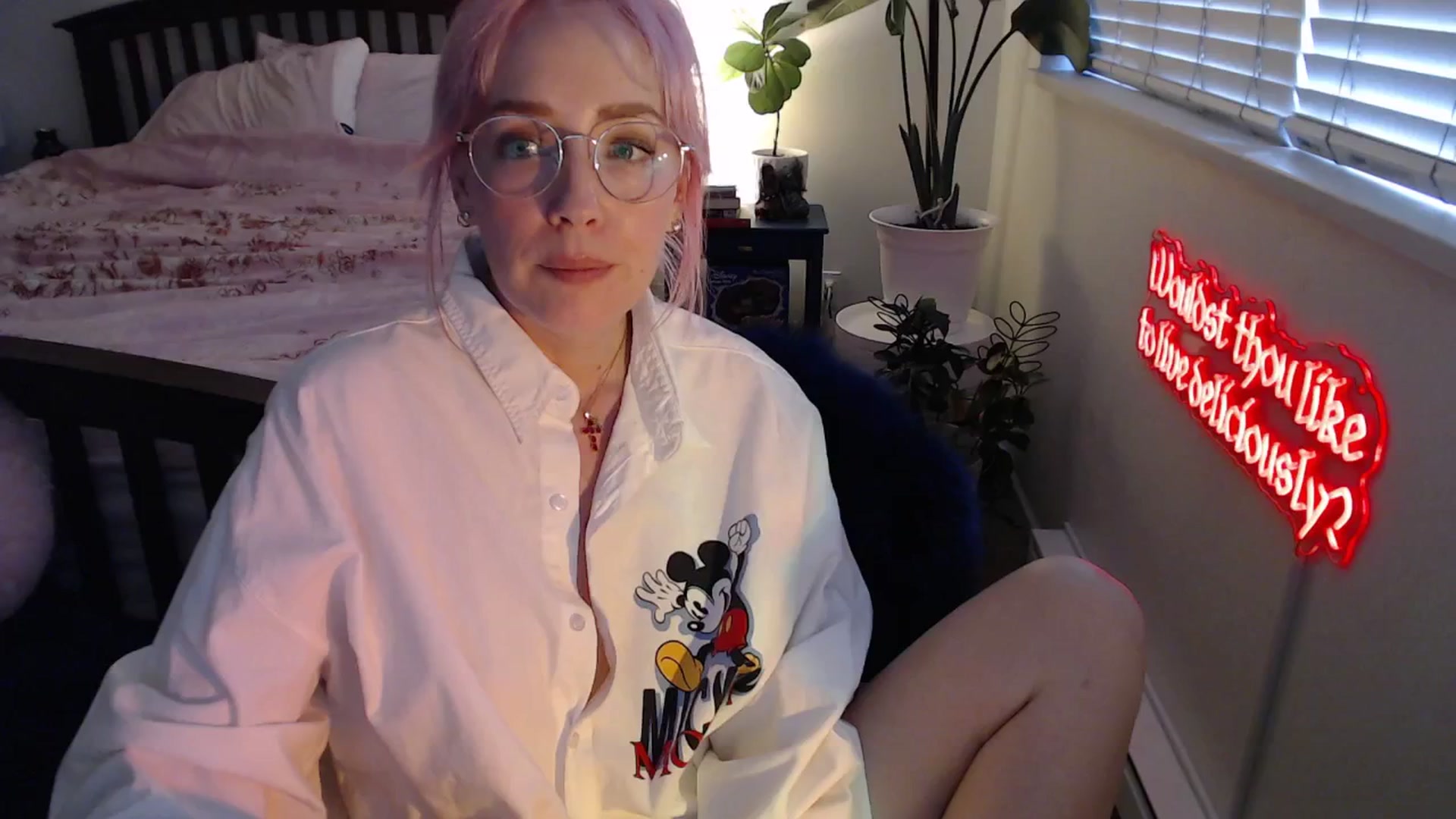 Gallery image thumbnail from NahlaHoney's myfreecams stream on, 08/20/2025, 03:31 image 7 of 20