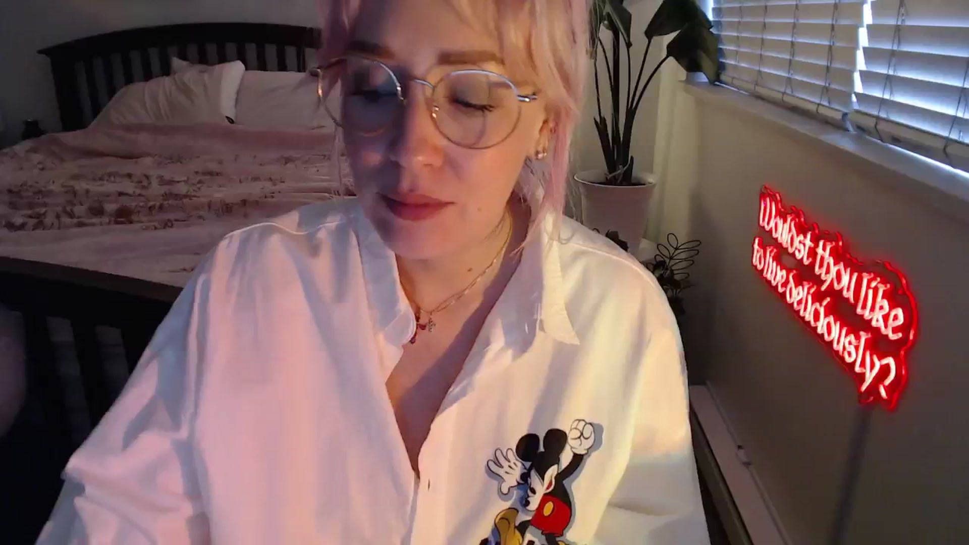 Gallery image thumbnail from NahlaHoney's myfreecams stream on, 08/20/2025, 03:31 image 10 of 20