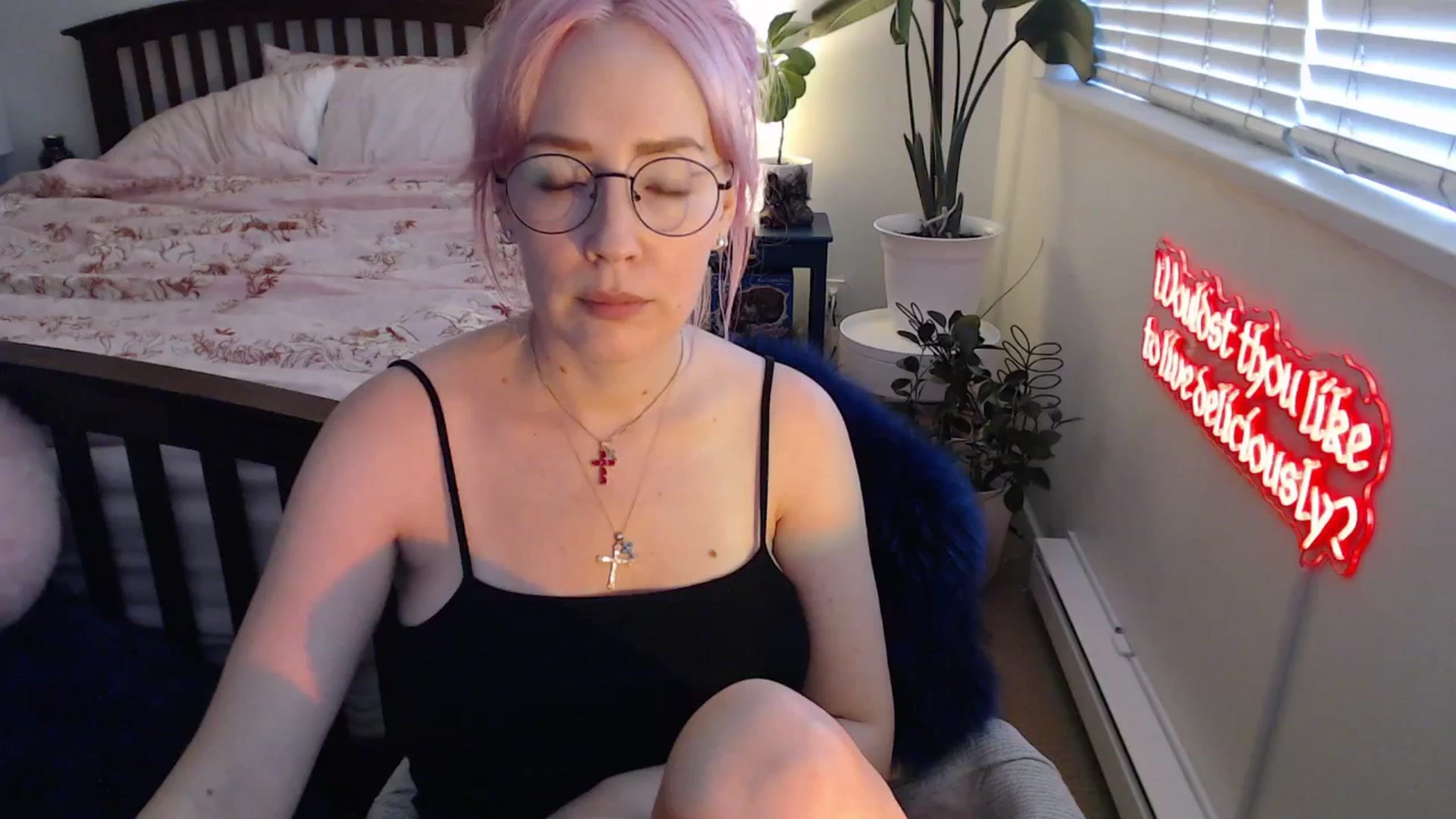 Gallery image thumbnail from NahlaHoney's myfreecams stream on, 08/21/2025, 04:57 image 5 of 20