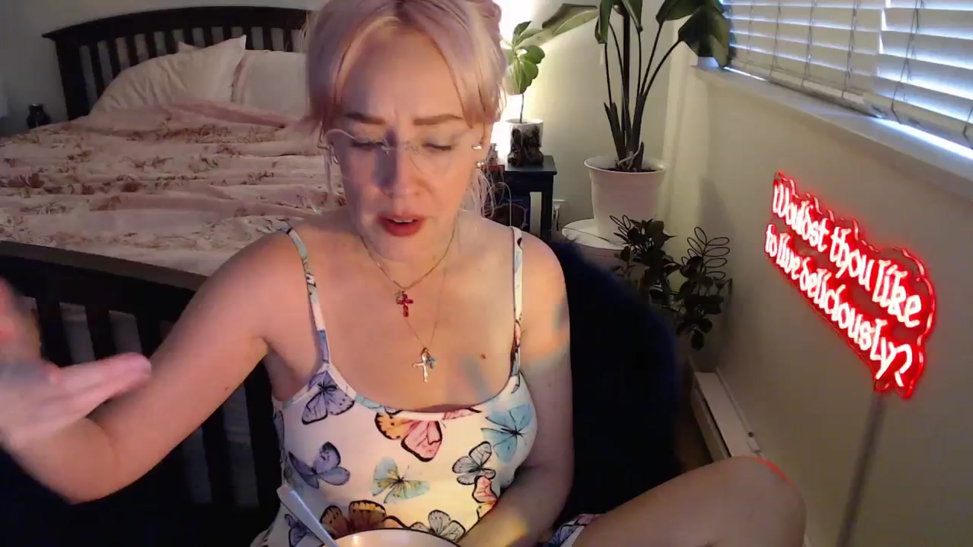 Gallery image thumbnail from NahlaHoney's myfreecams stream on, 08/26/2025, 03:12 image 4 of 20