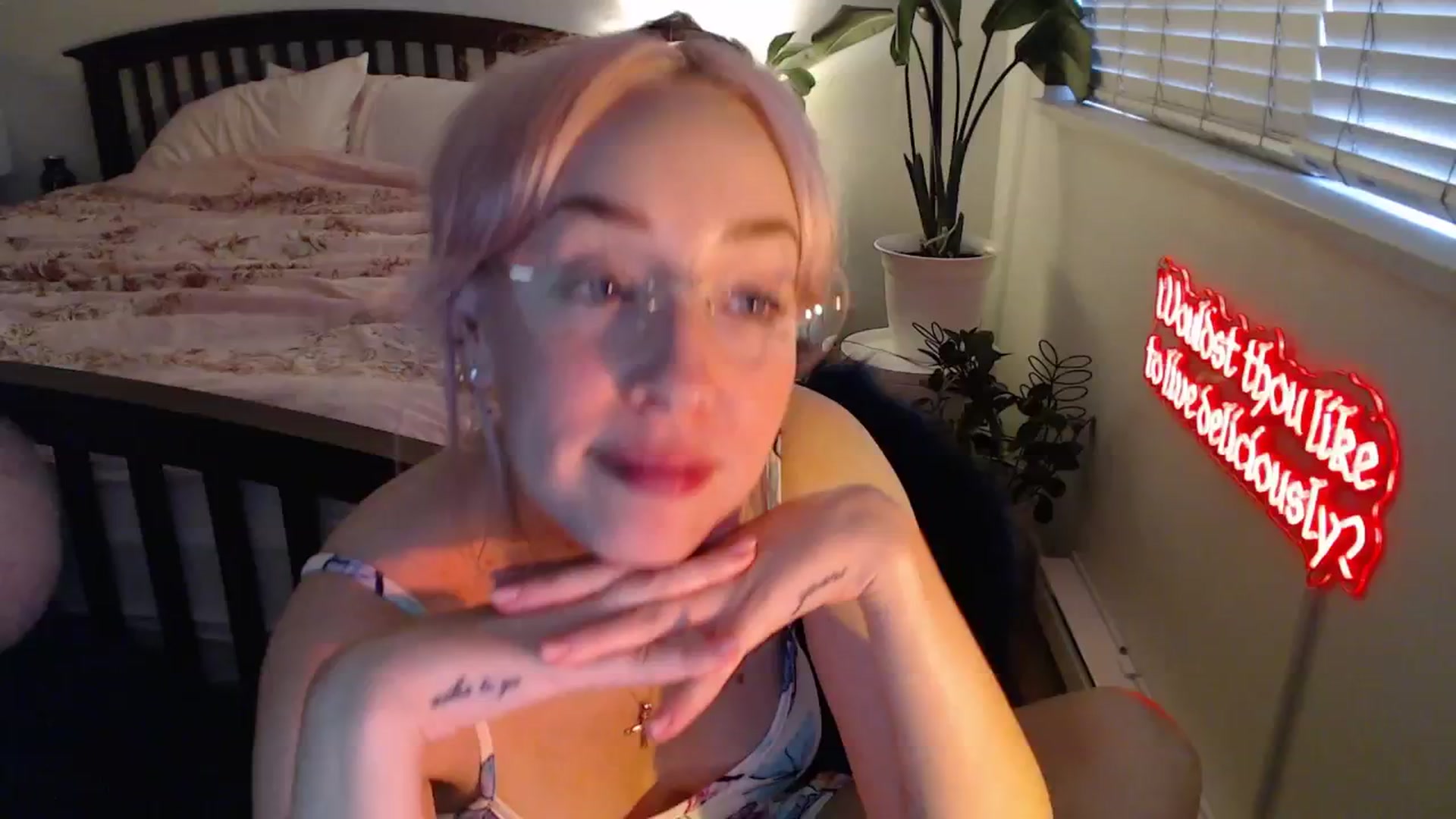 Gallery image thumbnail from NahlaHoney's myfreecams stream on, 08/26/2025, 03:12 image 6 of 20