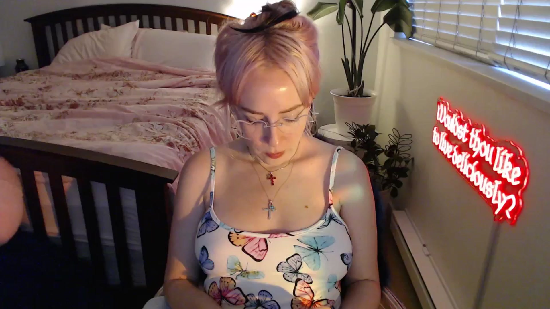 Gallery image thumbnail from NahlaHoney's myfreecams stream on, 08/26/2025, 03:12 image 8 of 20