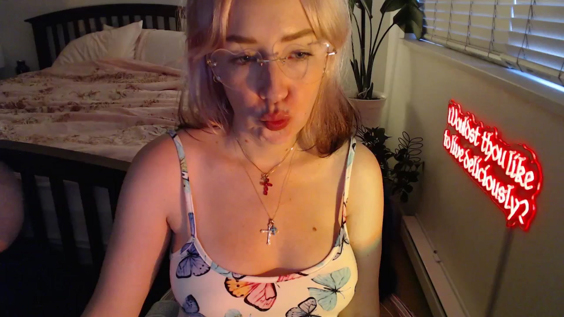Gallery image thumbnail from NahlaHoney's myfreecams stream on, 08/26/2025, 03:12 image 16 of 20
