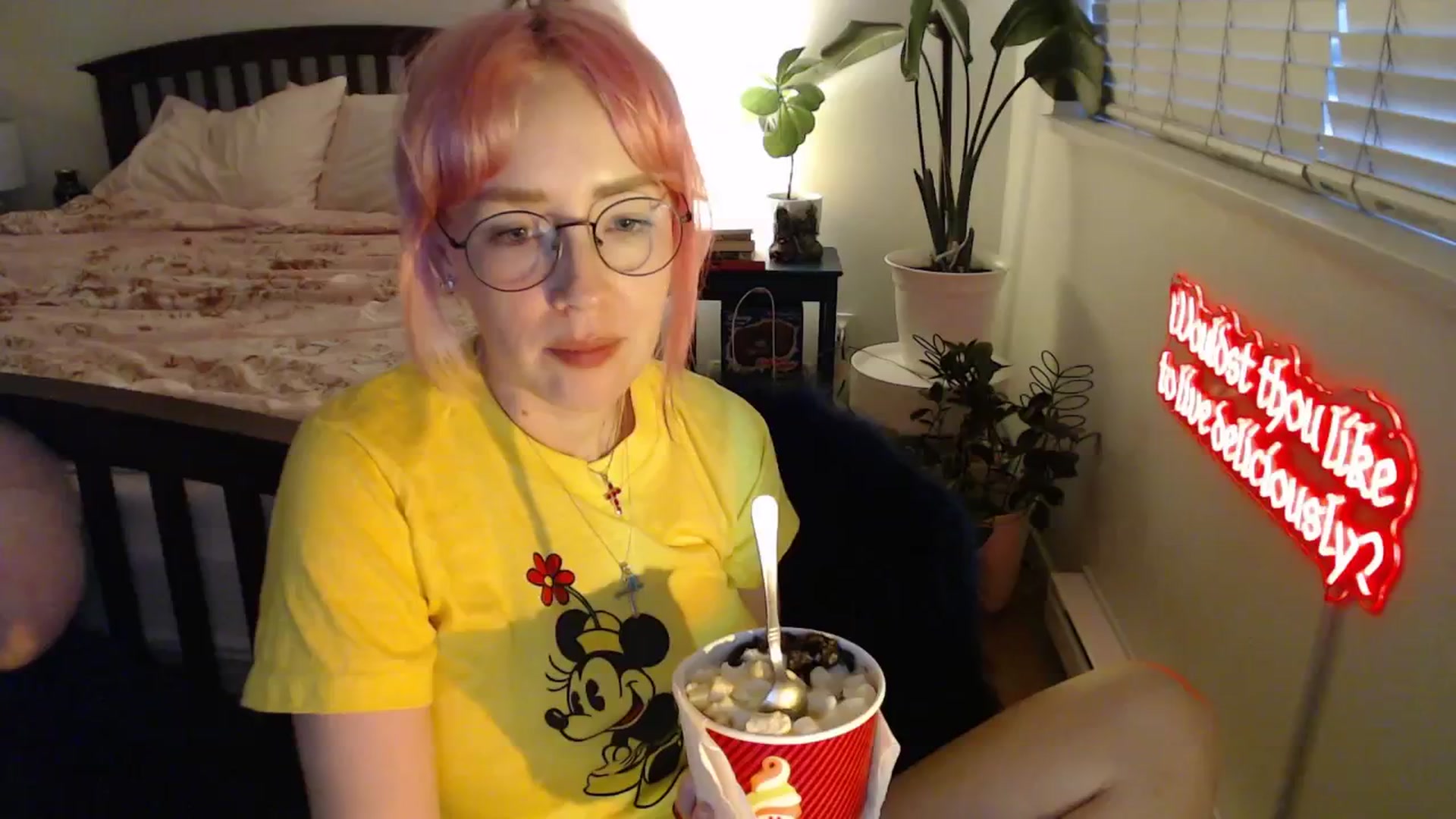 Gallery image thumbnail from NahlaHoney's myfreecams stream on, 08/27/2025, 03:55 image 9 of 20