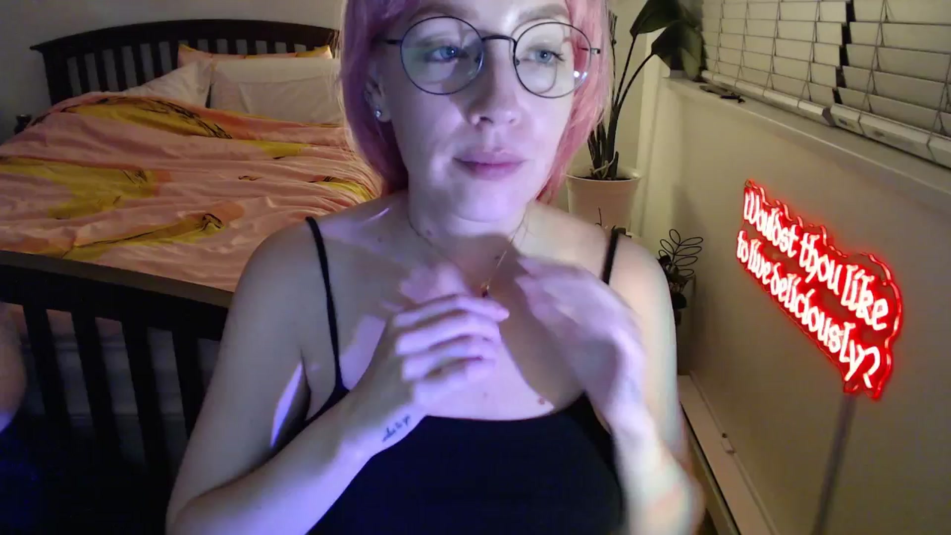 Gallery image thumbnail from NahlaHoney's myfreecams stream on, 09/14/2025, 03:43 image 14 of 20