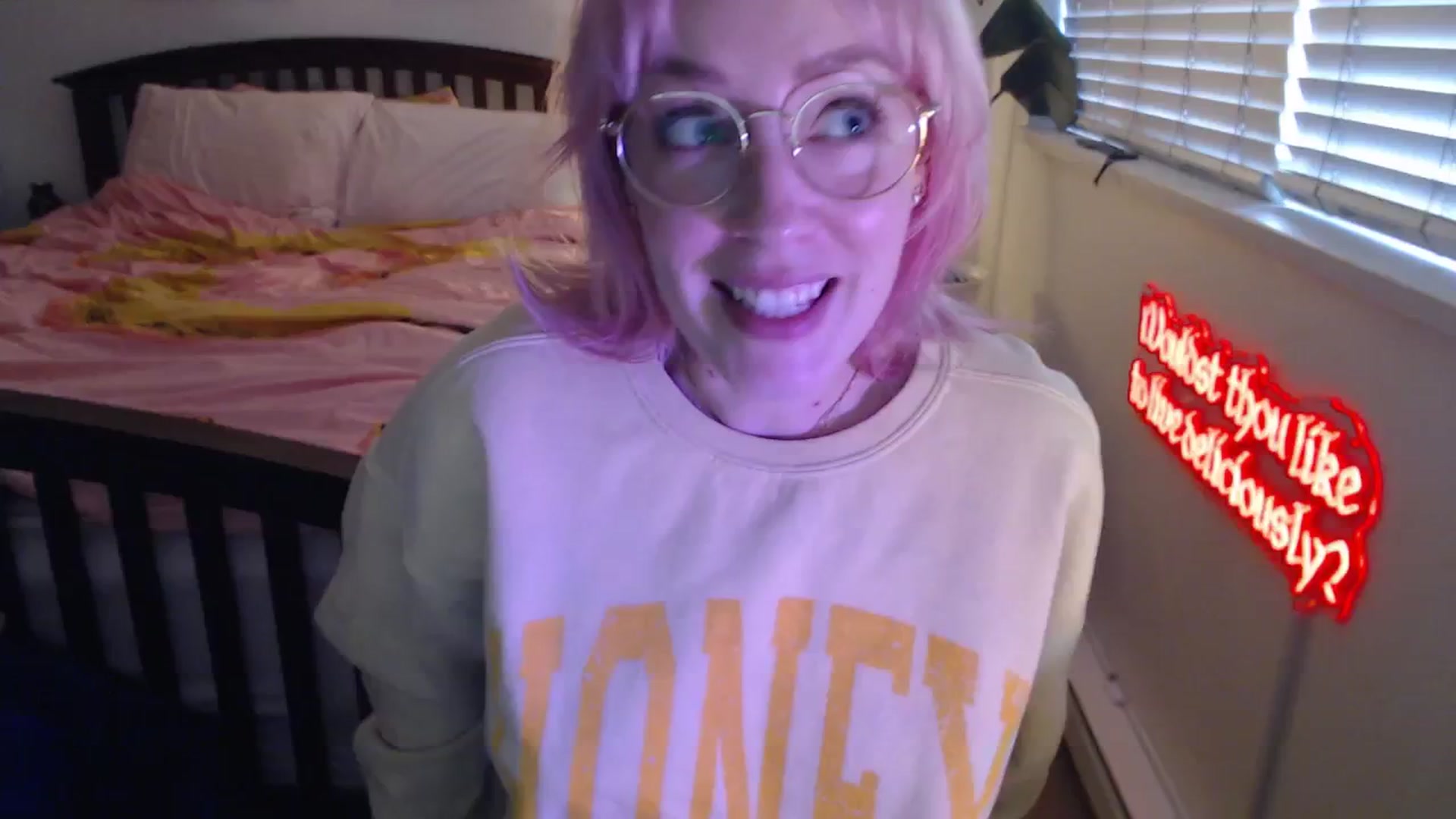 Gallery image thumbnail from NahlaHoney's myfreecams stream on, 09/17/2025, 02:27 image 3 of 20