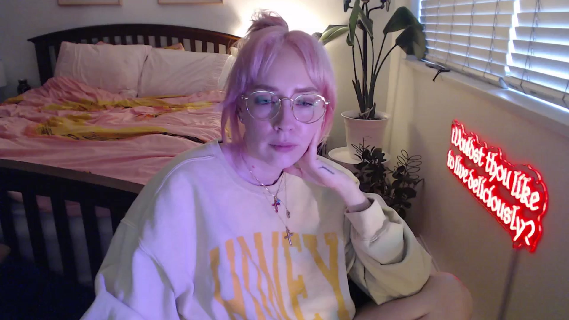 Gallery image thumbnail from NahlaHoney's myfreecams stream on, 09/17/2025, 02:27 image 10 of 20