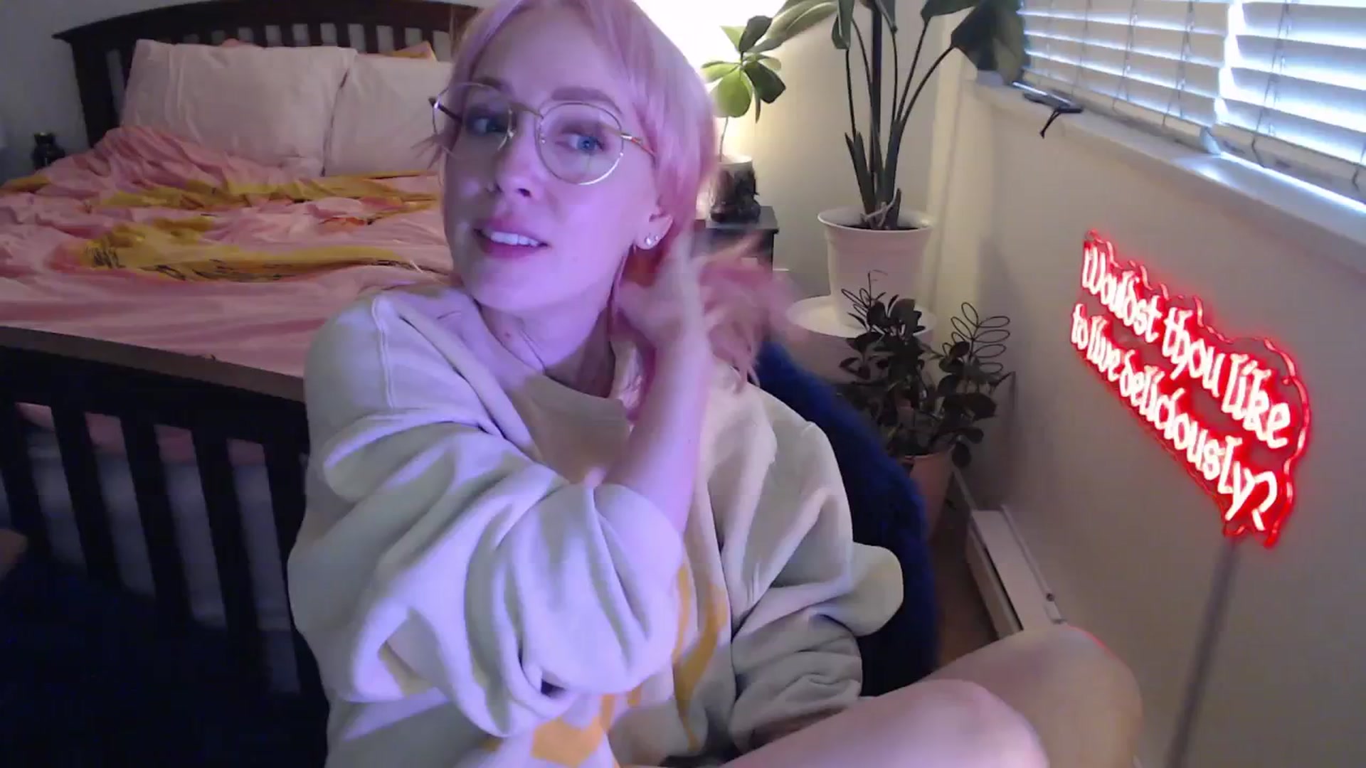 Gallery image thumbnail from NahlaHoney's myfreecams stream on, 09/17/2025, 02:27 image 6 of 20