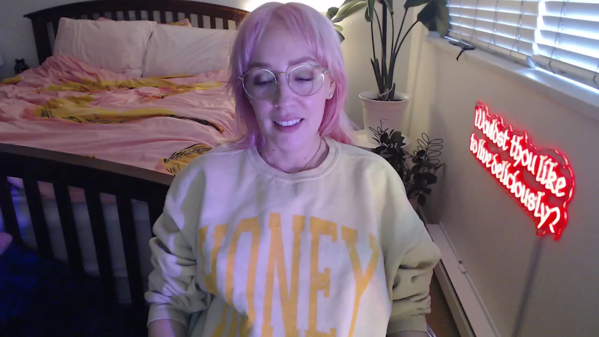 Gallery image thumbnail from NahlaHoney's myfreecams stream on, 09/17/2025, 02:27 image 4 of 20