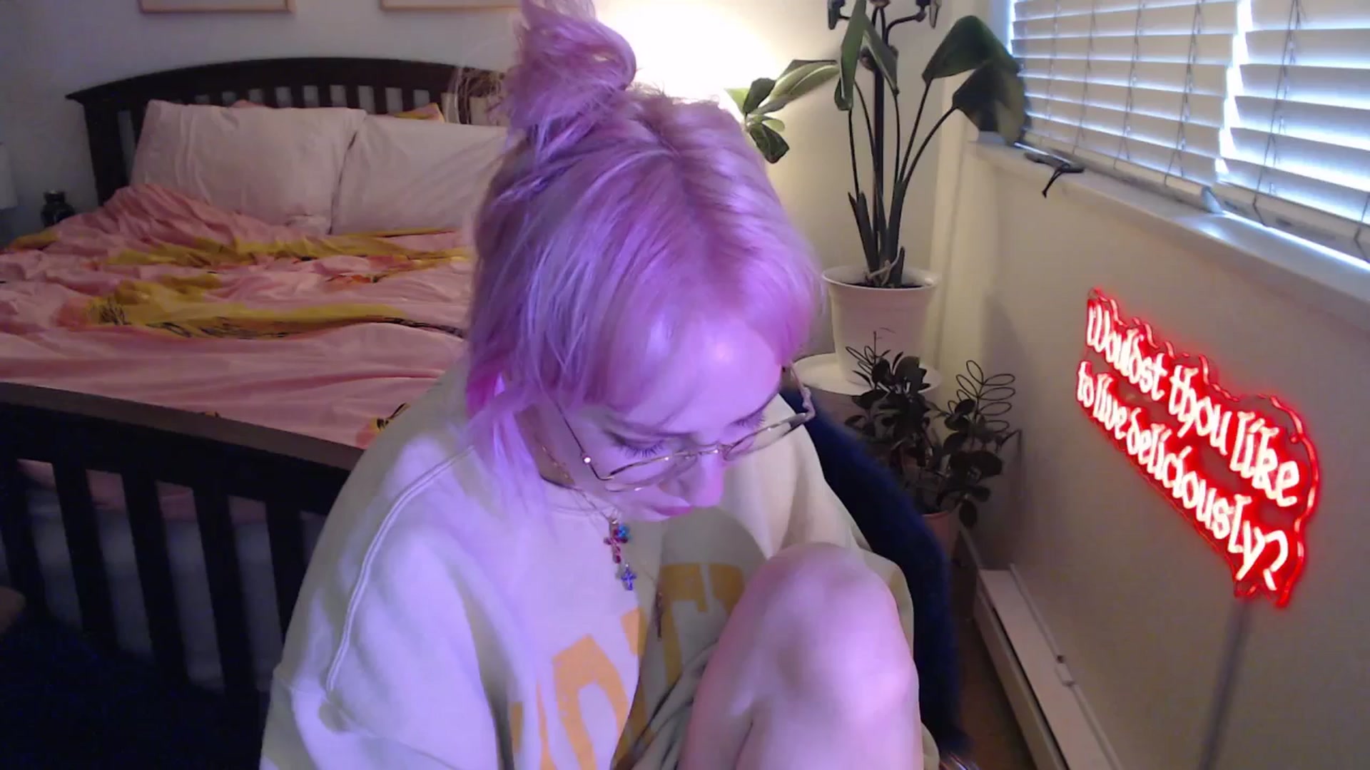 Gallery image thumbnail from NahlaHoney's myfreecams stream on, 09/17/2025, 02:27 image 9 of 20