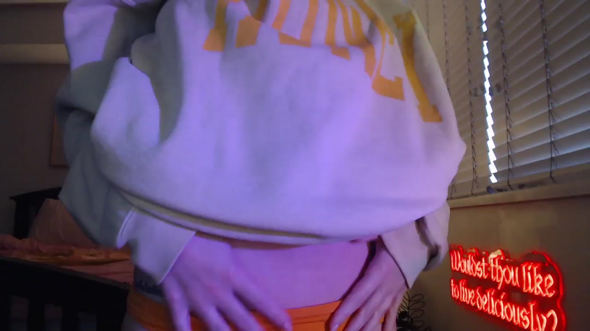 Gallery image thumbnail from NahlaHoney's myfreecams stream on, 09/17/2025, 02:27 image 18 of 20