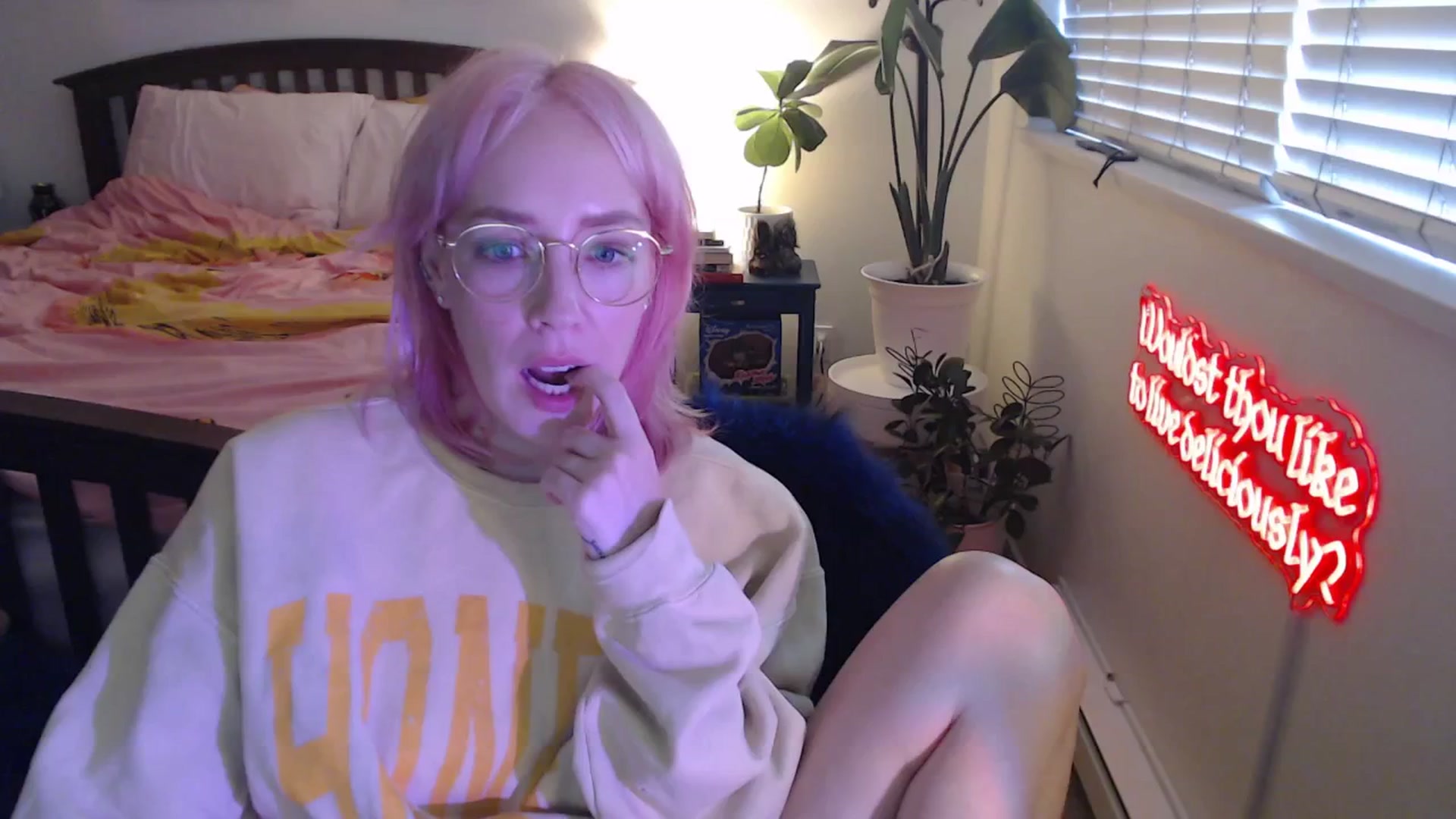 Gallery image thumbnail from NahlaHoney's myfreecams stream on, 09/17/2025, 02:27 image 1 of 20
