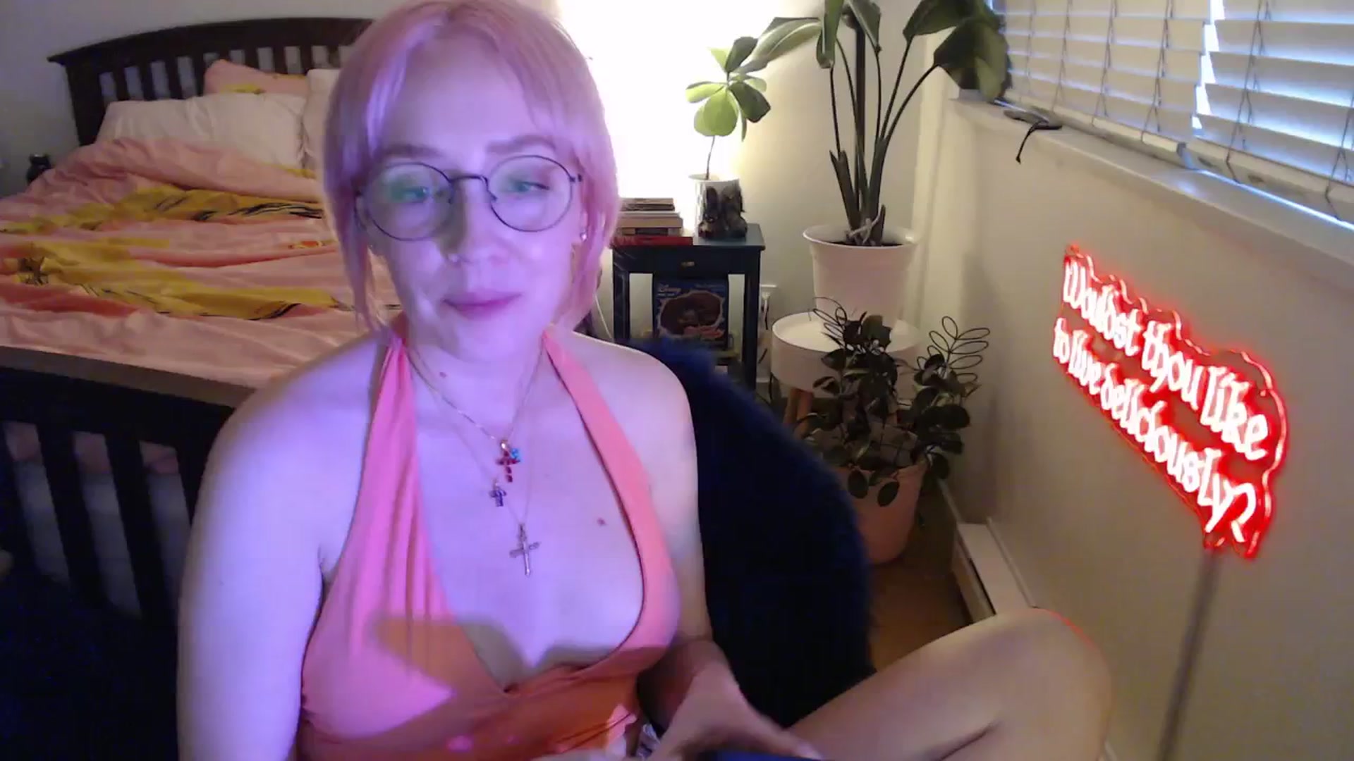 Gallery image thumbnail from NahlaHoney's myfreecams stream on, 09/18/2025, 03:02 image 2 of 20