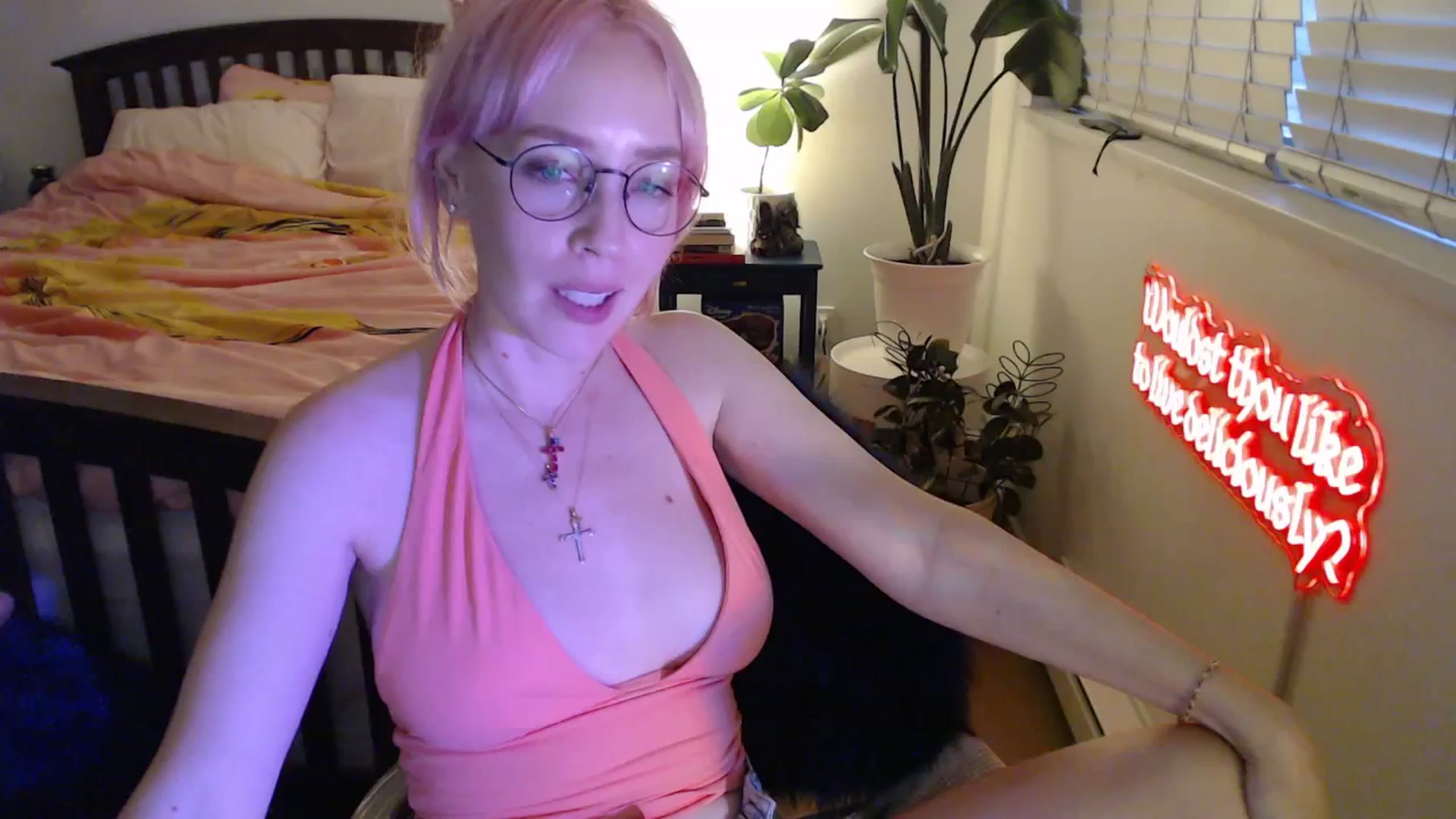 Gallery image thumbnail from NahlaHoney's myfreecams stream on, 09/18/2025, 03:02 image 6 of 20