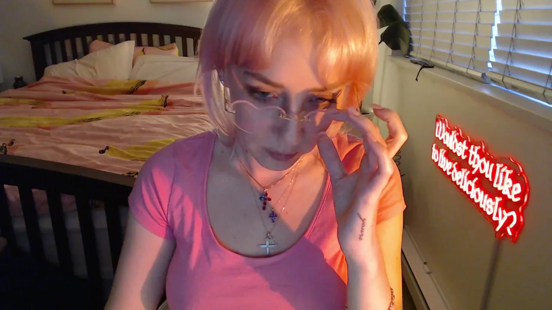 Gallery image thumbnail from NahlaHoney's myfreecams stream on, 09/20/2025, 04:09 image 4 of 20