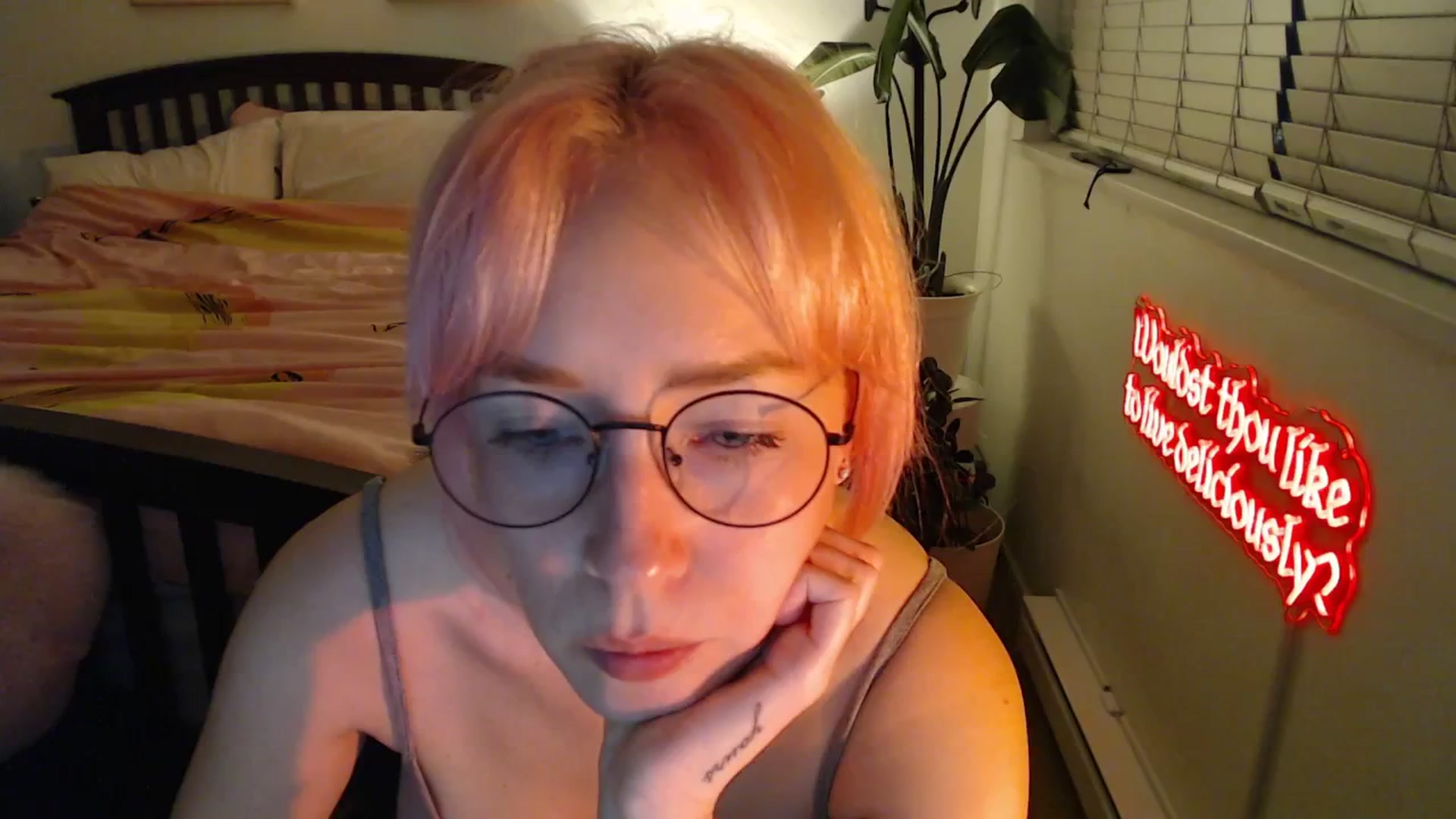 Gallery image thumbnail from NahlaHoney's myfreecams stream on, 09/30/2025, 03:04 image 6 of 20