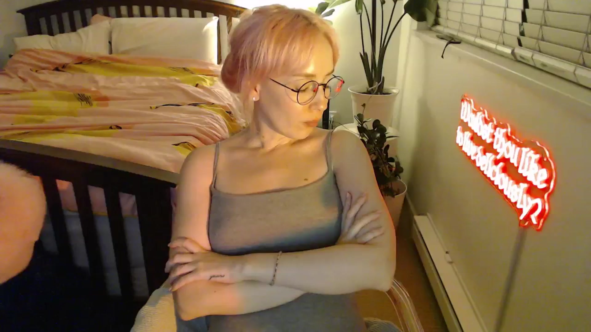 Gallery image thumbnail from NahlaHoney's myfreecams stream on, 09/30/2025, 03:04 image 14 of 20