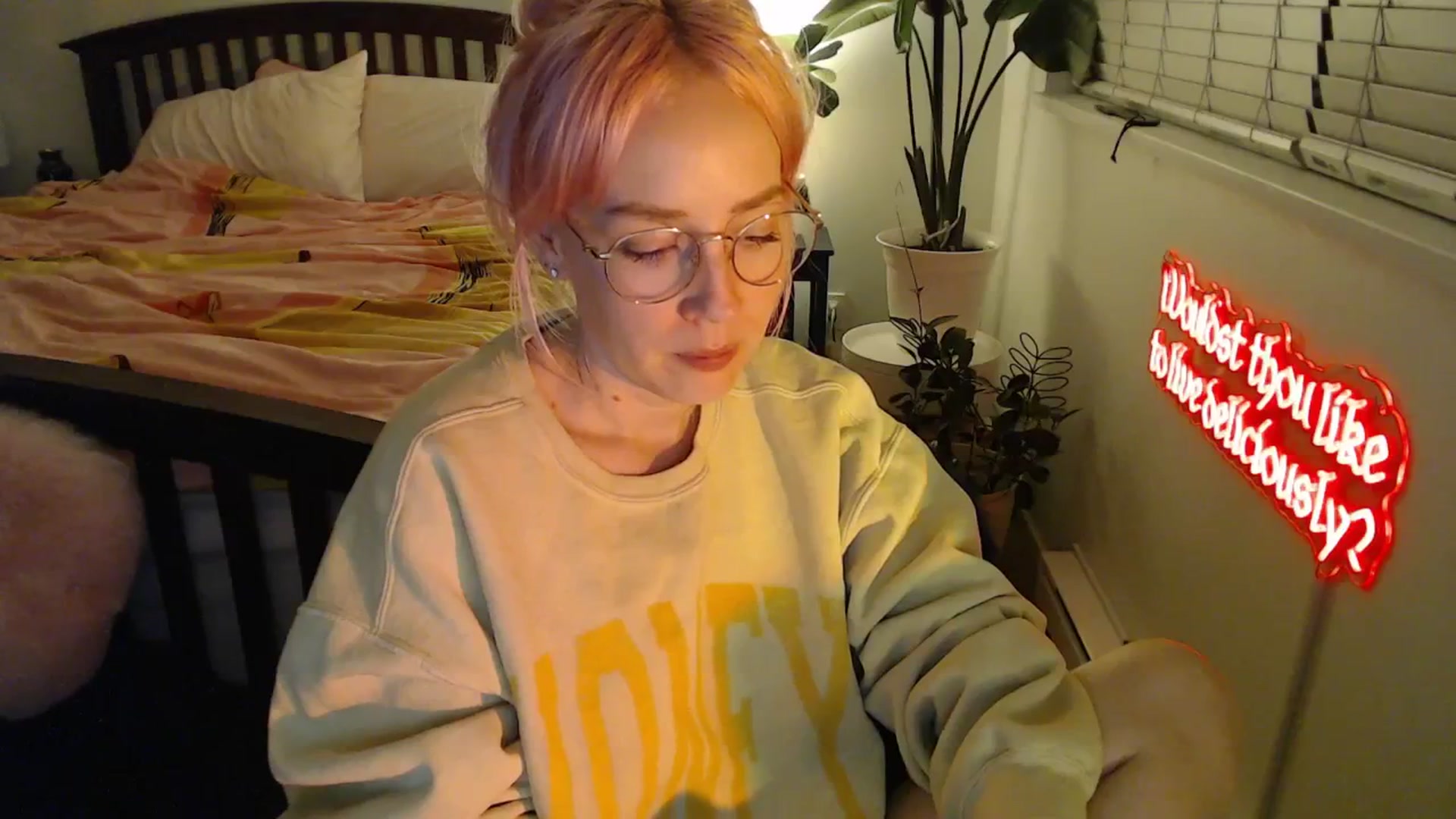 Gallery image thumbnail from NahlaHoney's myfreecams stream on, 10/02/2025, 03:51 image 10 of 20
