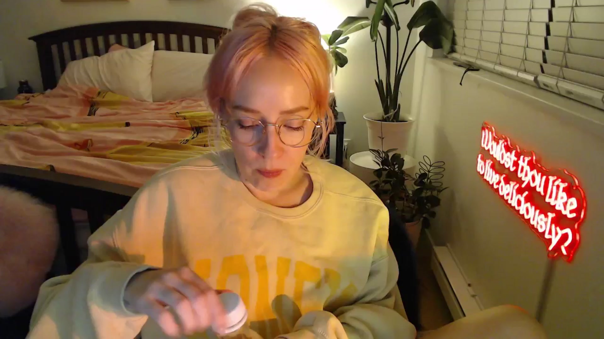 Gallery image thumbnail from NahlaHoney's myfreecams stream on, 10/02/2025, 03:51 image 1 of 20