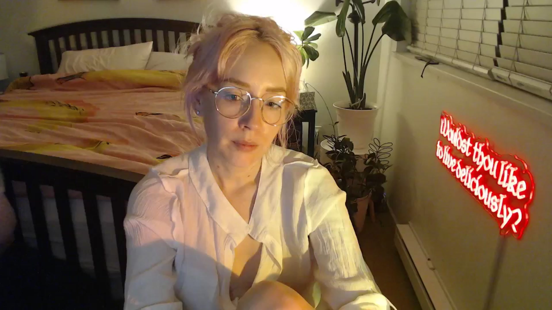Gallery image thumbnail from NahlaHoney's myfreecams stream on, 10/06/2025, 03:54 image 6 of 20