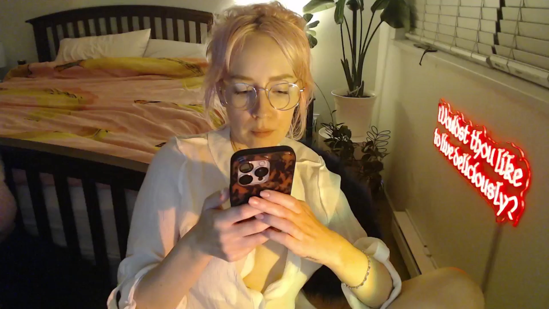 Gallery image thumbnail from NahlaHoney's myfreecams stream on, 10/06/2025, 03:54 image 19 of 20