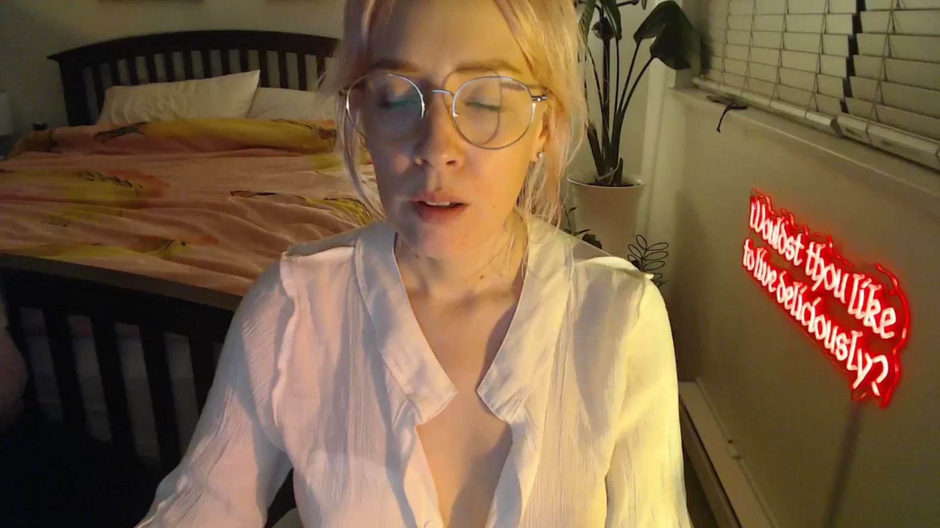 Gallery image thumbnail from NahlaHoney's myfreecams stream on, 10/06/2025, 03:54 image 15 of 20