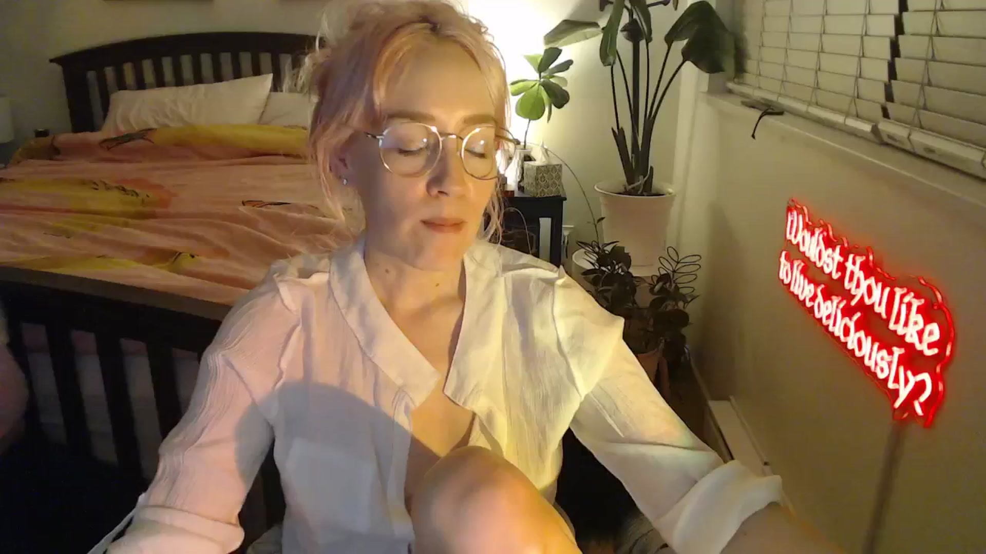 Gallery image thumbnail from NahlaHoney's myfreecams stream on, 10/06/2025, 03:54 image 8 of 20