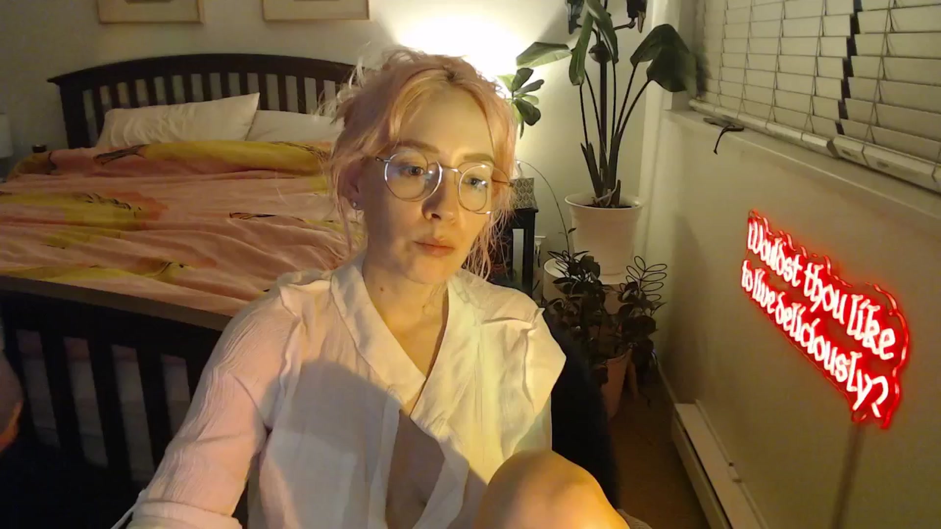 Gallery image thumbnail from NahlaHoney's myfreecams stream on, 10/06/2025, 03:54 image 1 of 20