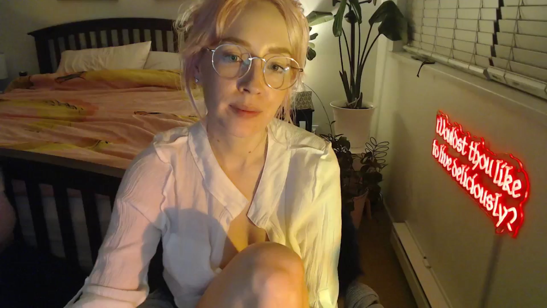 Gallery image thumbnail from NahlaHoney's myfreecams stream on, 10/06/2025, 03:54 image 9 of 20