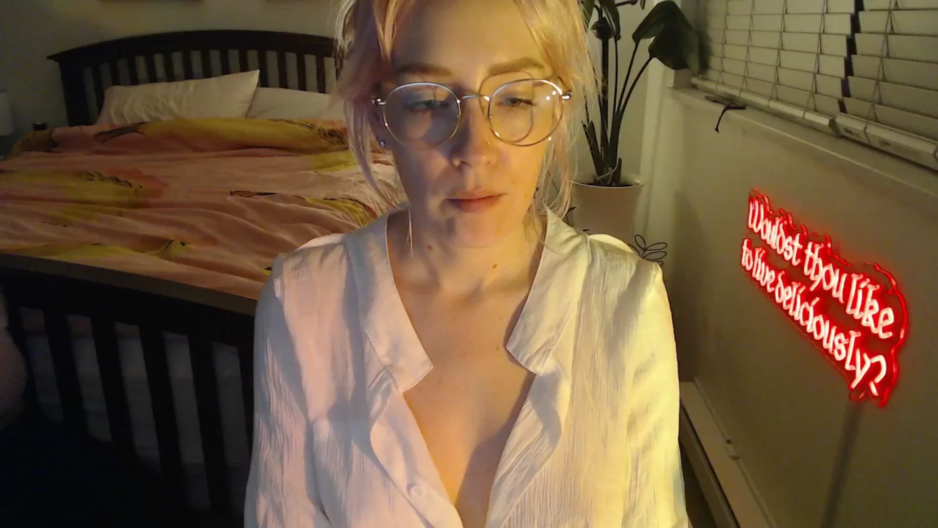 Gallery image thumbnail from NahlaHoney's myfreecams stream on, 10/06/2025, 03:54 image 13 of 20