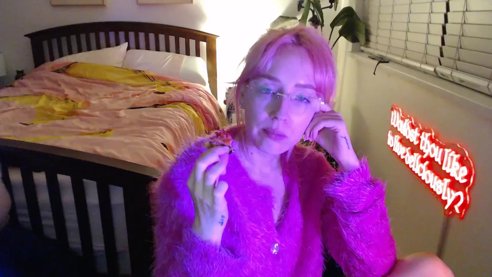 Gallery image thumbnail from NahlaHoney's myfreecams stream on, 10/08/2025, 04:42 image 14 of 20