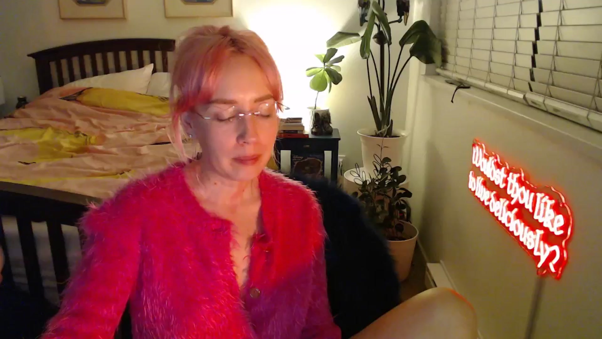 Gallery image thumbnail from NahlaHoney's myfreecams stream on, 10/08/2025, 04:42 image 3 of 20