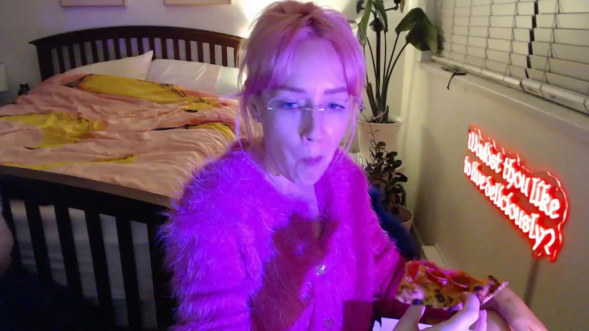 Gallery image thumbnail from NahlaHoney's myfreecams stream on, 10/08/2025, 04:42 image 12 of 20