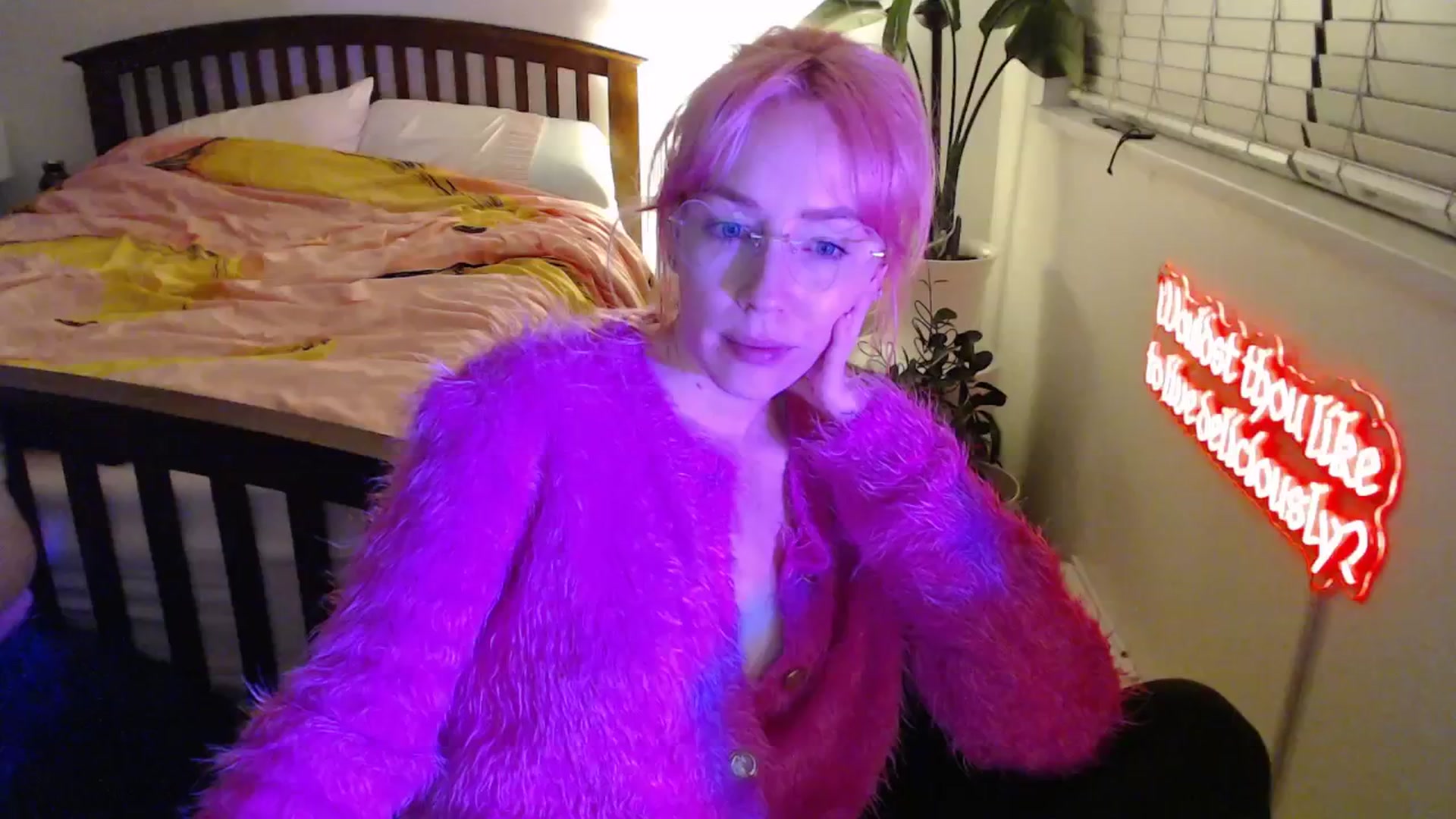 Gallery image thumbnail from NahlaHoney's myfreecams stream on, 10/08/2025, 04:42 image 9 of 20
