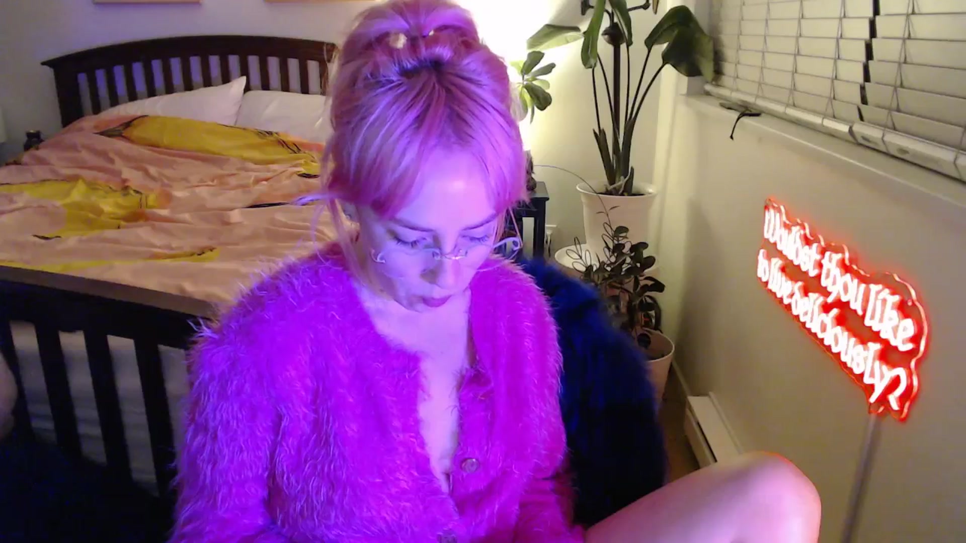 Gallery image thumbnail from NahlaHoney's myfreecams stream on, 10/08/2025, 04:42 image 17 of 20