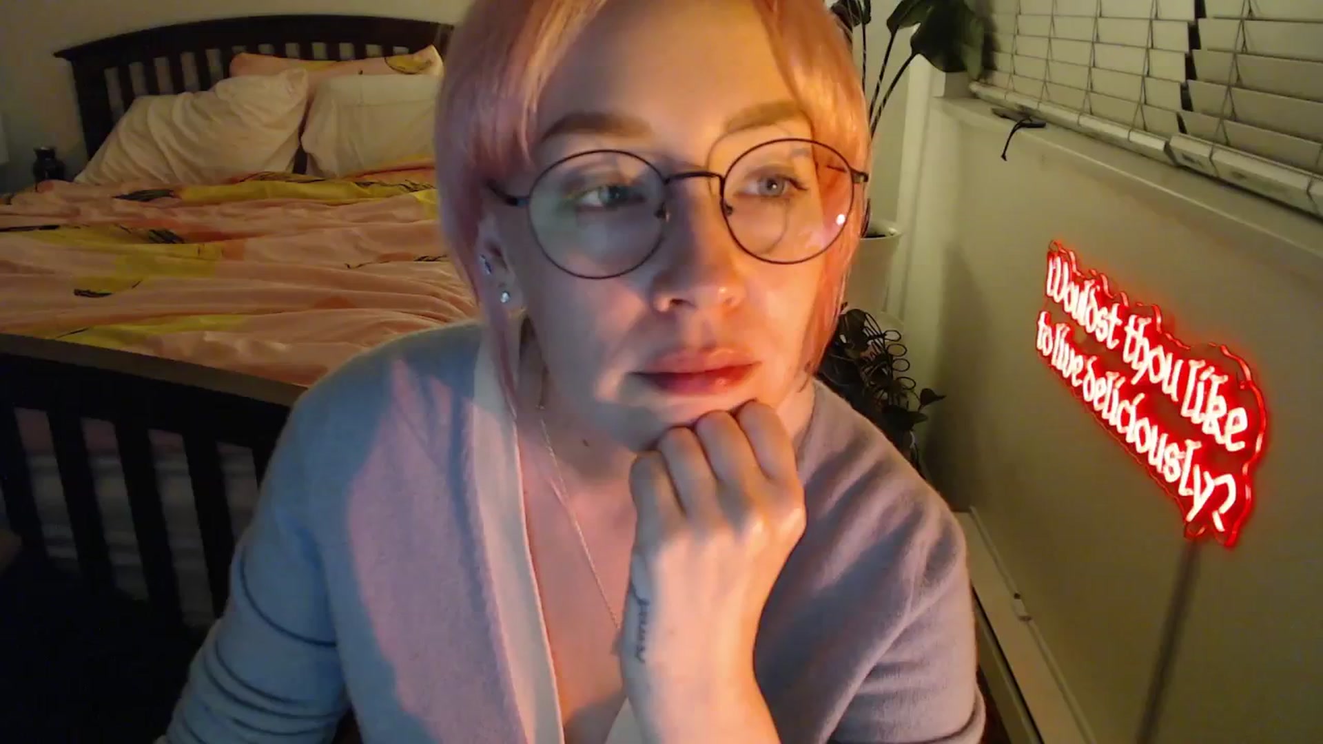 Gallery image thumbnail from NahlaHoney's myfreecams stream on, 10/15/2025, 03:05 image 18 of 20
