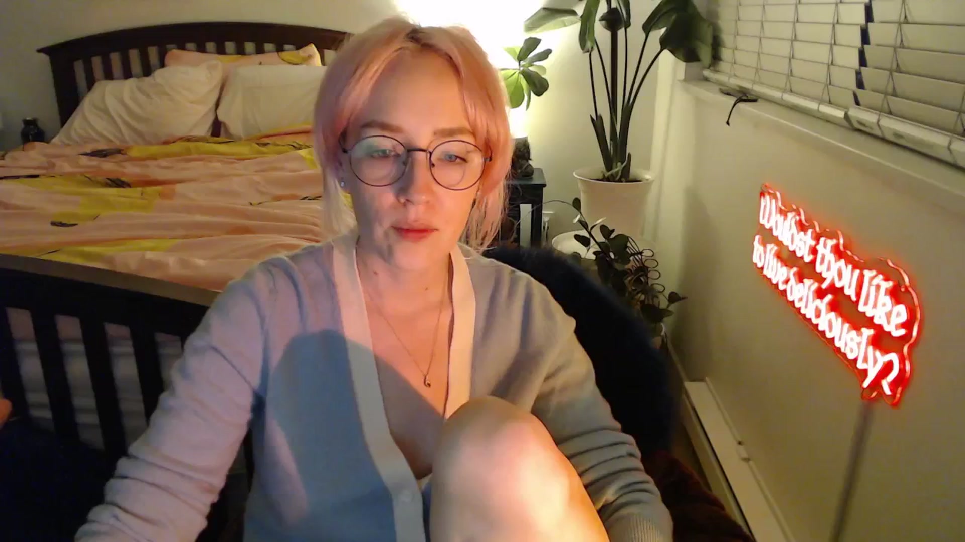 Gallery image thumbnail from NahlaHoney's myfreecams stream on, 10/15/2025, 03:05 image 4 of 20