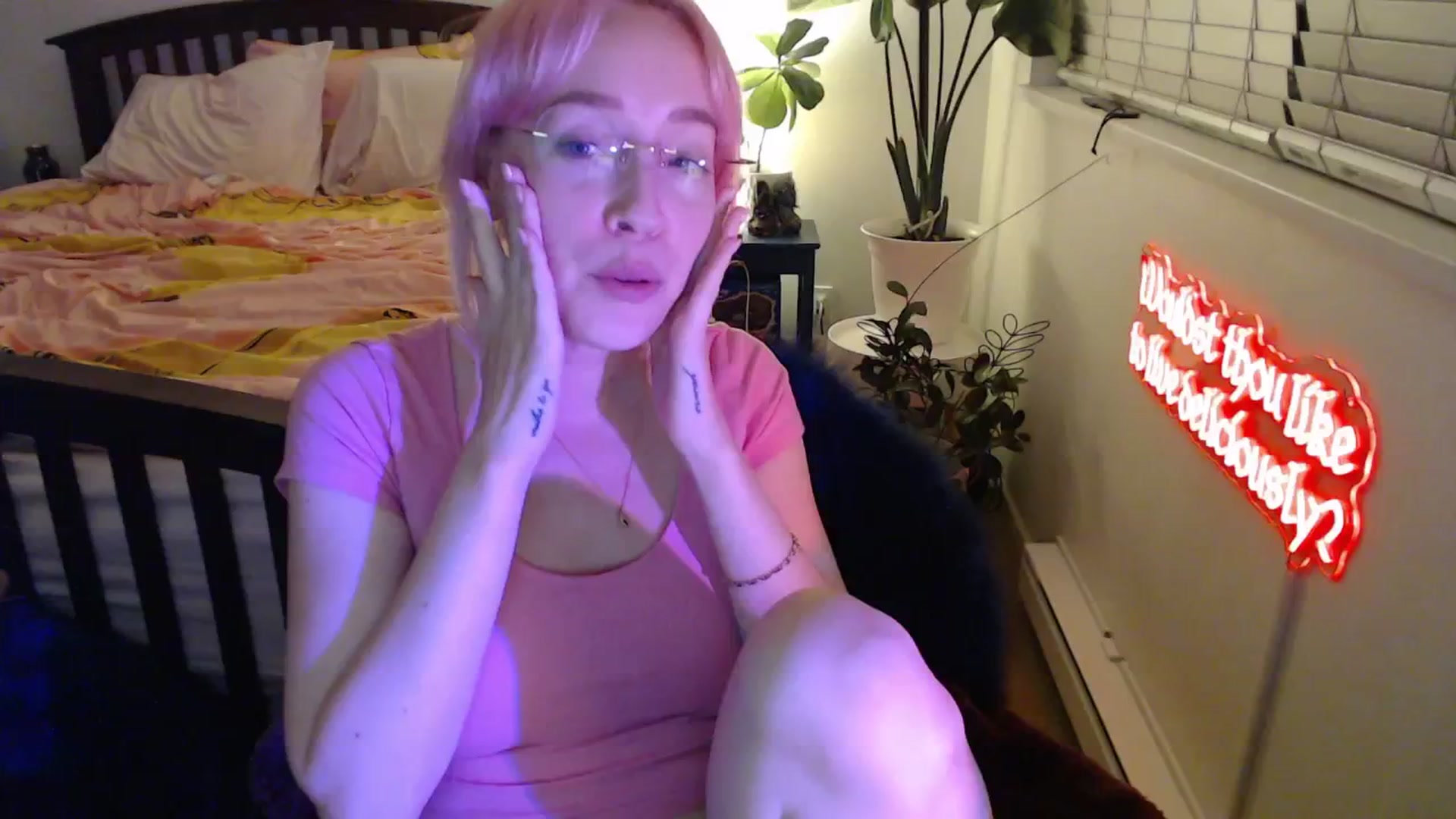 Gallery image thumbnail from NahlaHoney's myfreecams stream on, 10/16/2025, 04:05 image 4 of 20
