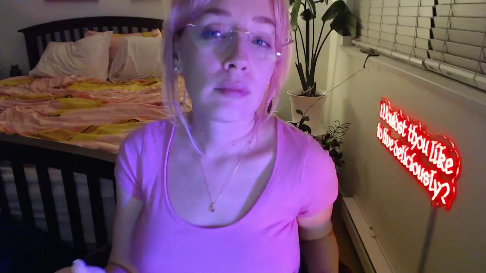 Gallery image thumbnail from NahlaHoney's myfreecams stream on, 10/16/2025, 04:05 image 9 of 20