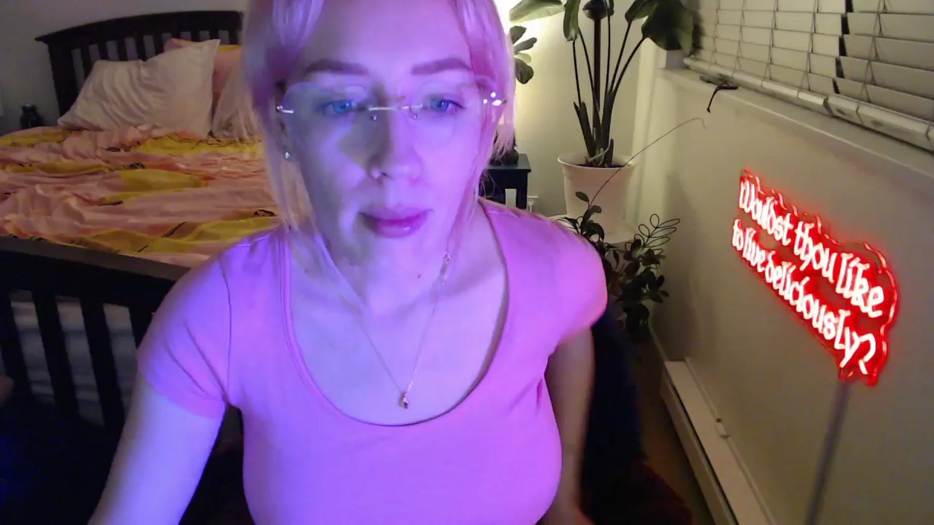 Gallery image thumbnail from NahlaHoney's myfreecams stream on, 10/16/2025, 04:05 image 16 of 20